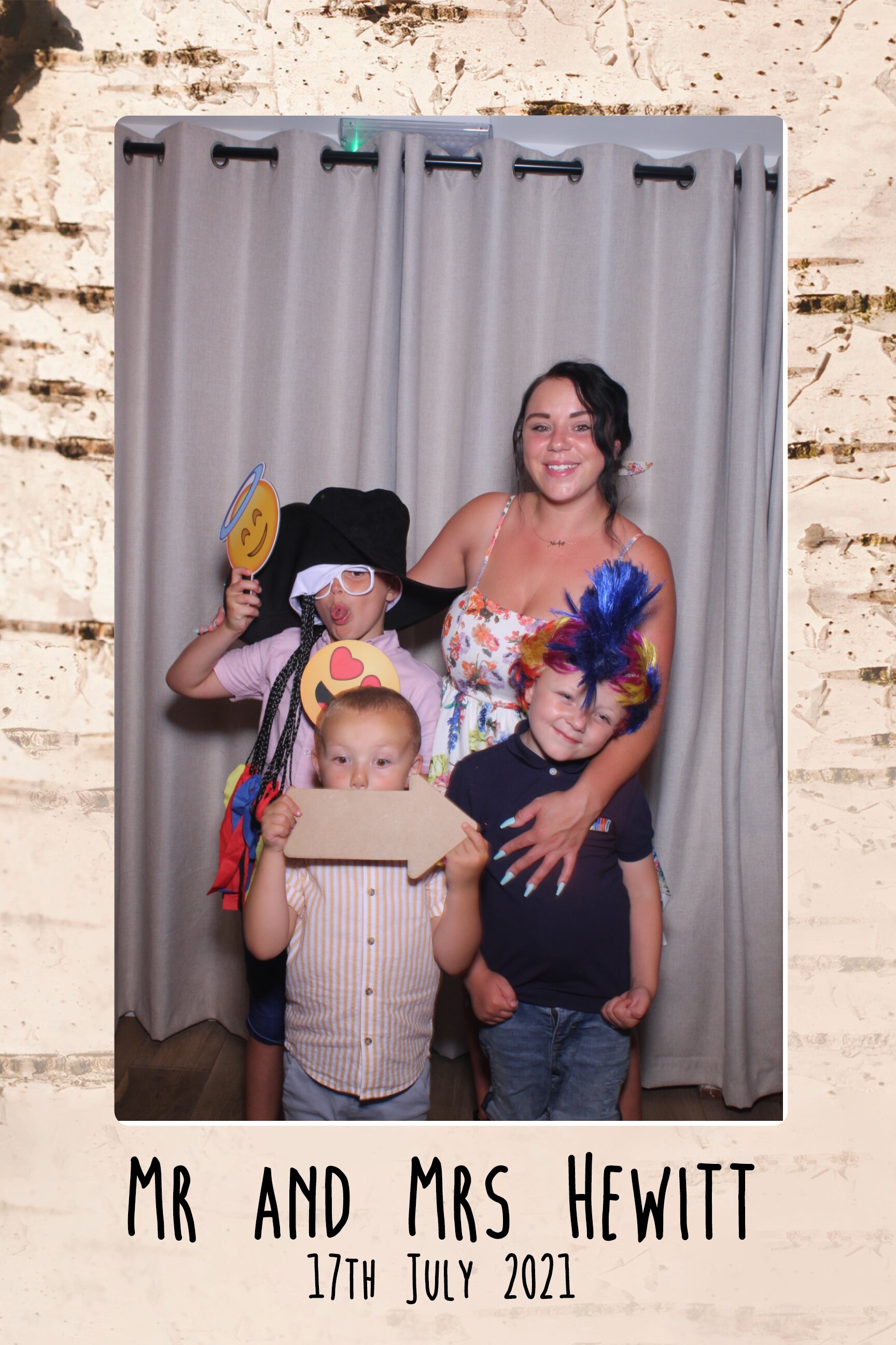 Nicolle and Thomas' Wedding | View more photos from the event at gallery.imprintphotobooths.co.uk/u/Imprint-Photobooths/Nicolle-and-Thomas-Wedding