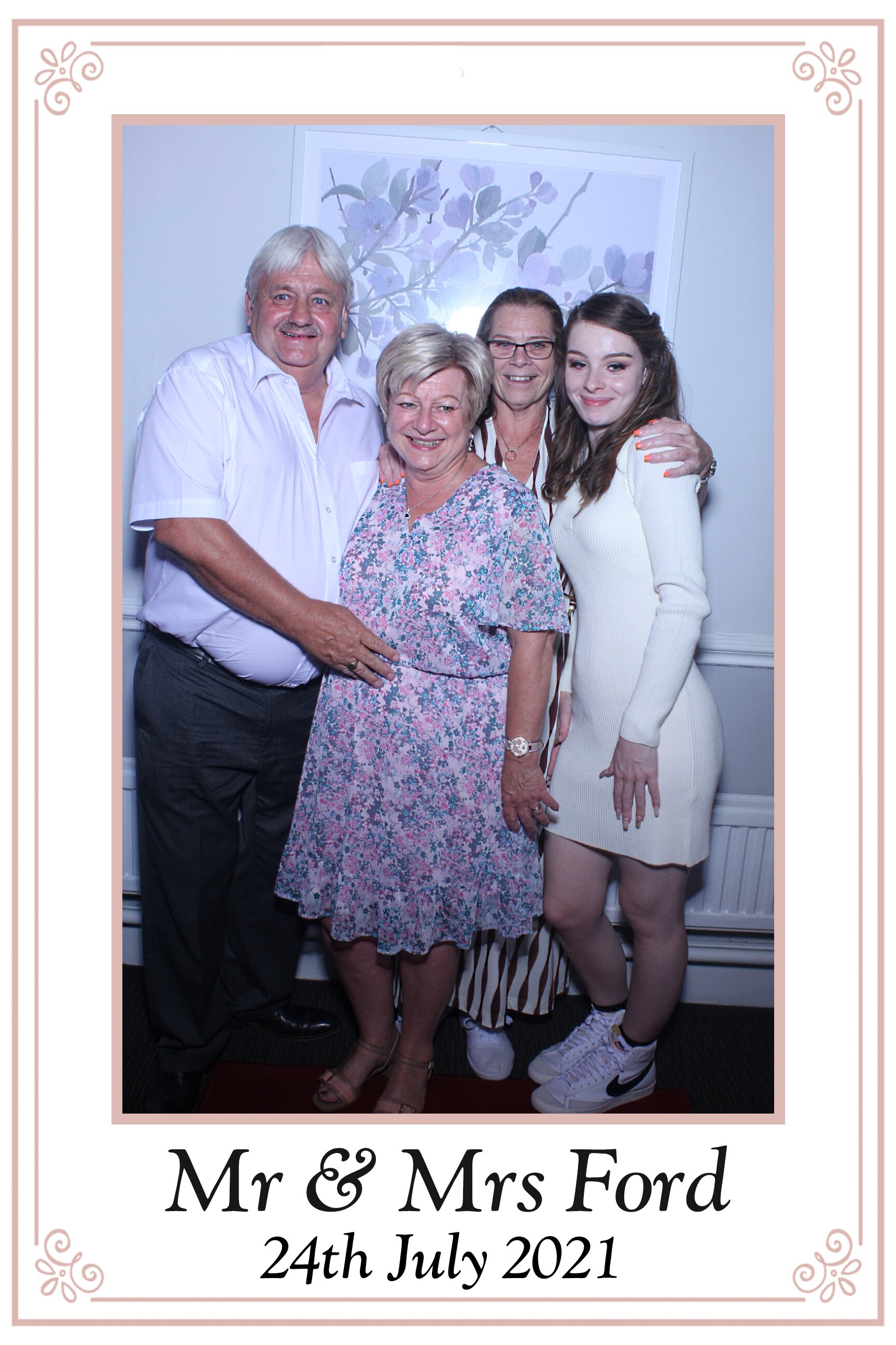 Simon and Gayle's Wedding | View more photos from the event at gallery.imprintphotobooths.co.uk/u/Imprint-Photobooths/Simon-and-Gayles-Wedding