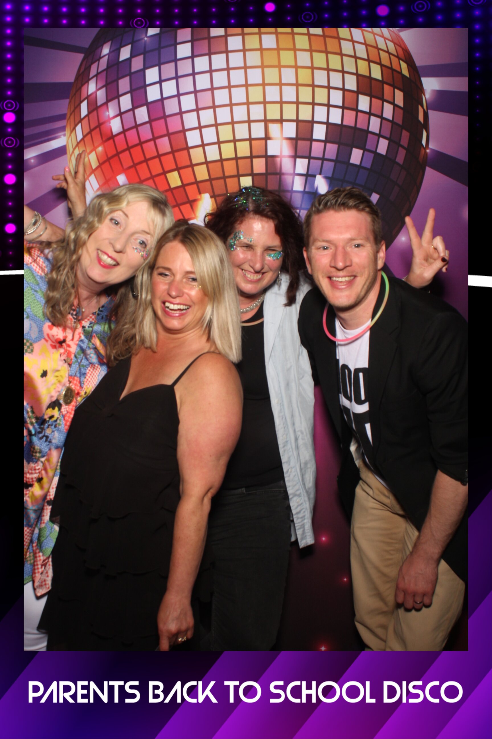 Back to School Disco | View more photos from the event at gallery.imprintphotobooths.co.uk/u/Imprint-Photobooths/Back-to-School-Disco