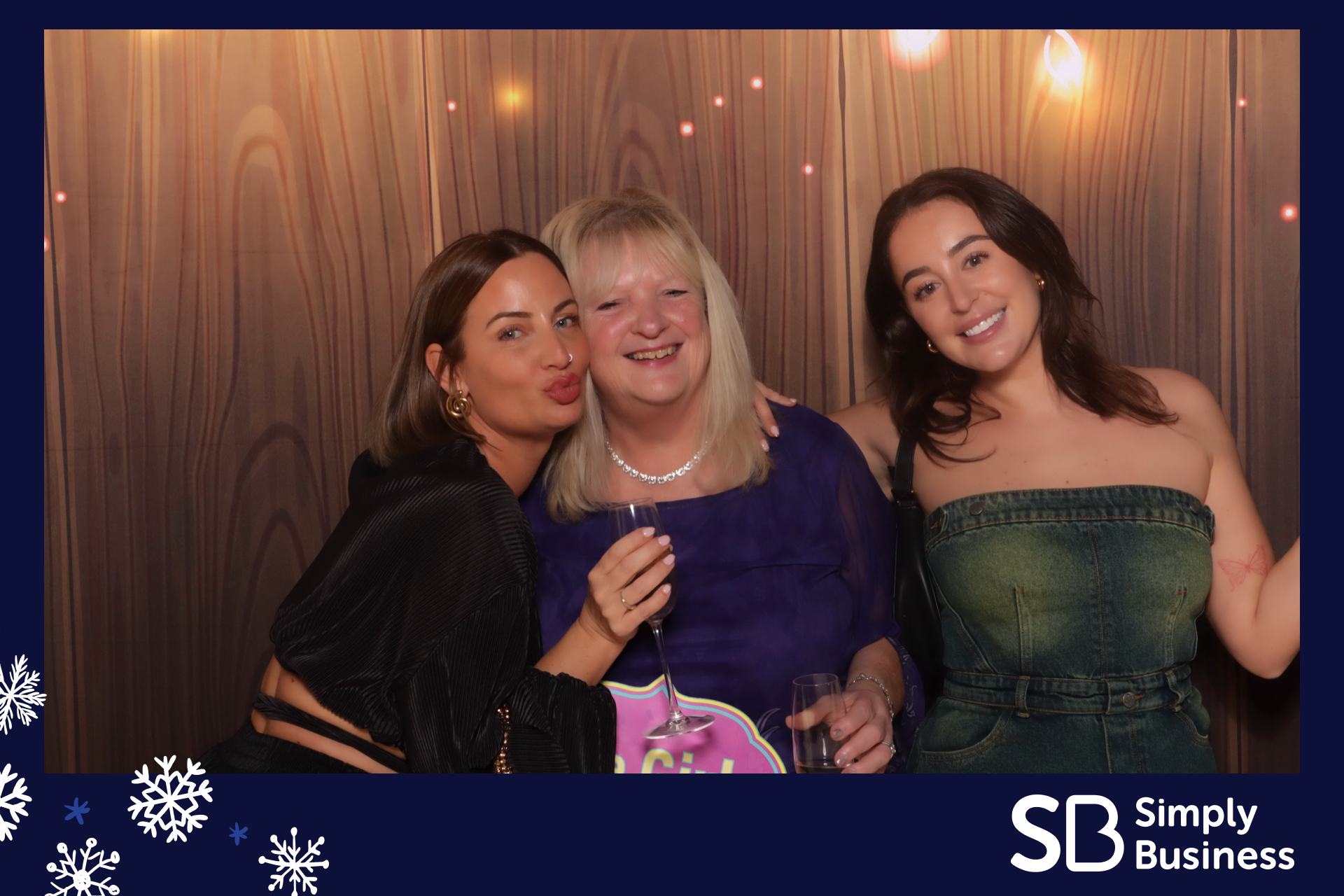 Simply Business Christmas 2023 | View more photos from the event at gallery.imprintphotobooths.co.uk/u/Imprint-Photobooths/Simply-Business-Christmas-2023