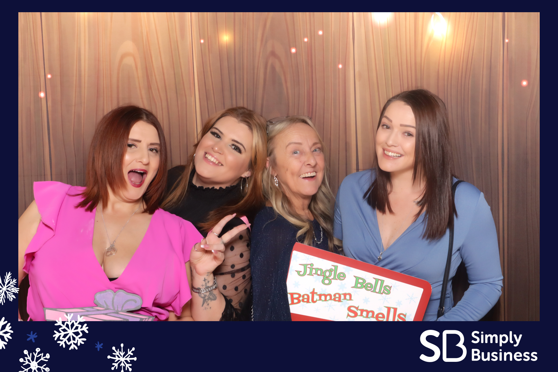 Simply Business Christmas 2023 | View more photos from the event at gallery.imprintphotobooths.co.uk/u/Imprint-Photobooths/Simply-Business-Christmas-2023