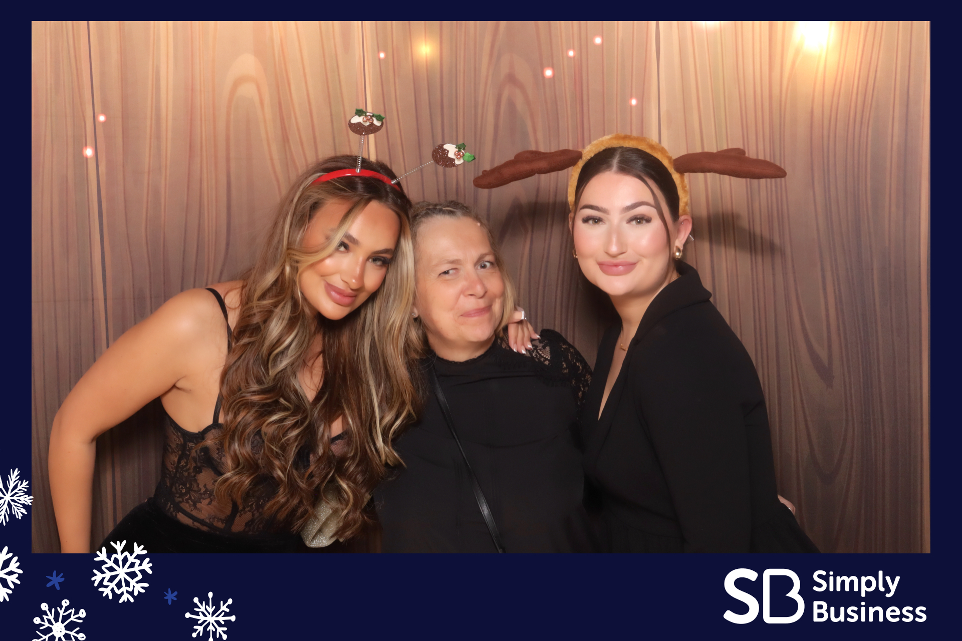 Simply Business Christmas 2023 | View more photos from the event at gallery.imprintphotobooths.co.uk/u/Imprint-Photobooths/Simply-Business-Christmas-2023