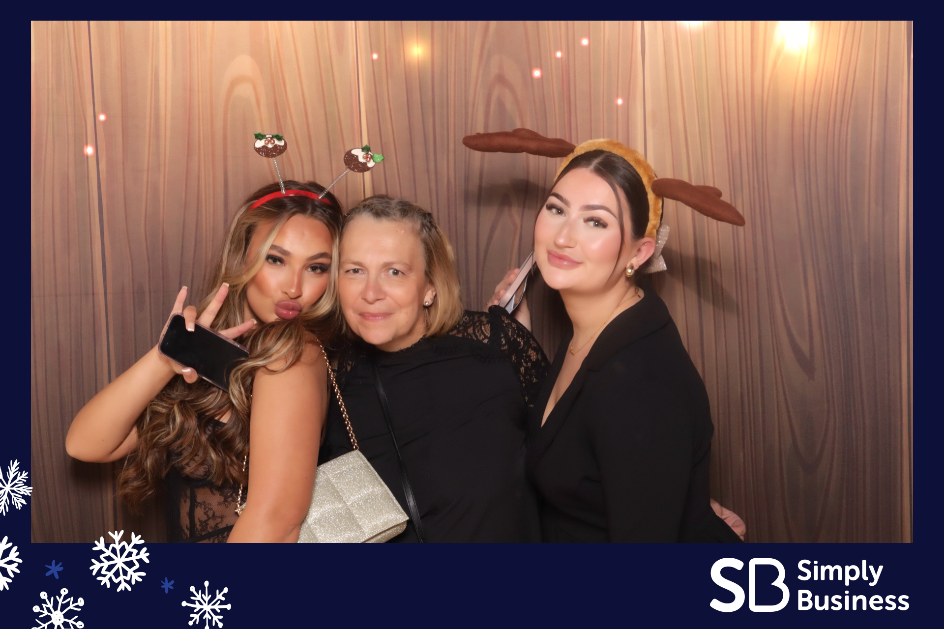 Simply Business Christmas 2023 | View more photos from the event at gallery.imprintphotobooths.co.uk/u/Imprint-Photobooths/Simply-Business-Christmas-2023