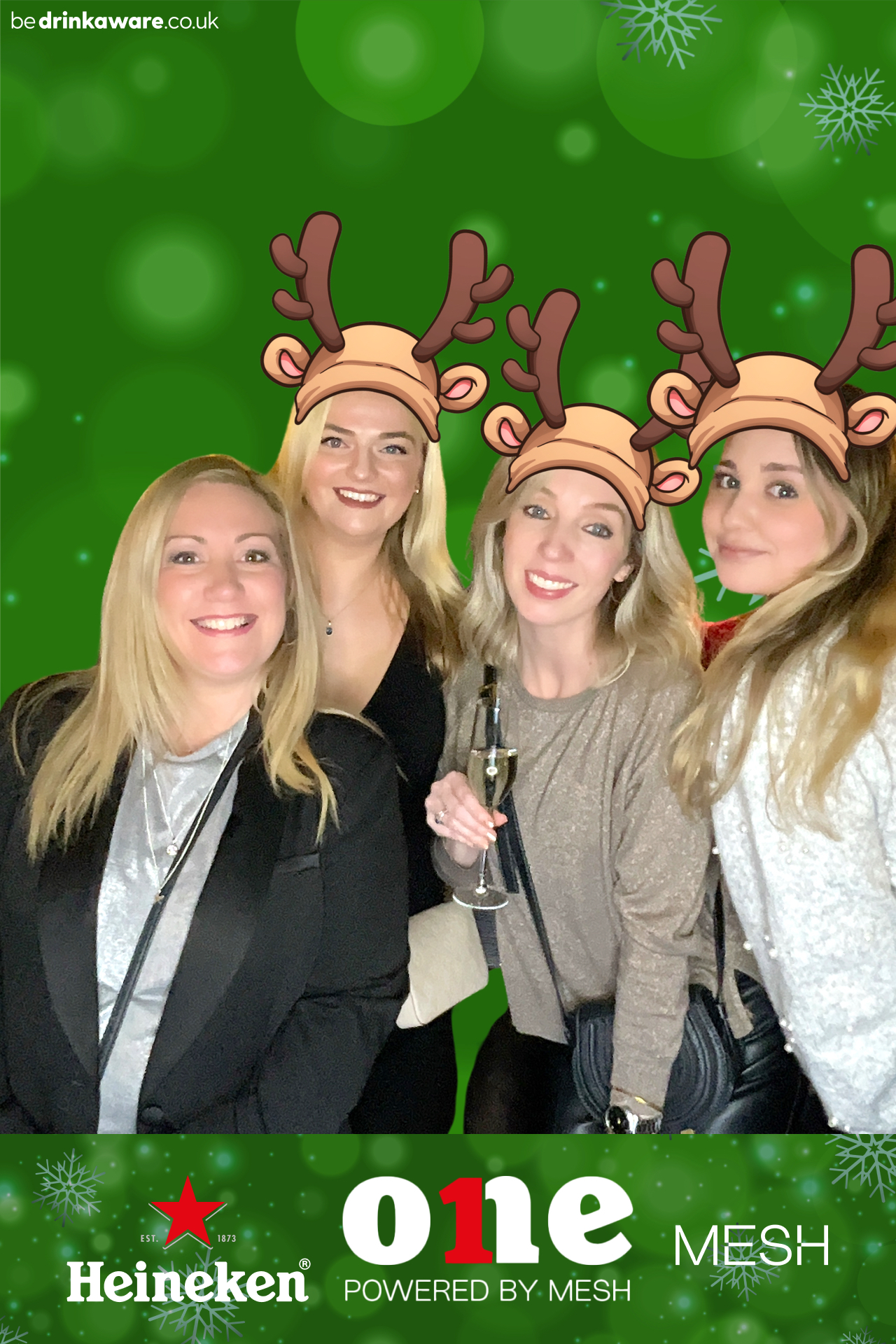 The Mesh Heineken Christmas Mashup | View more photos from the event at gallery.imprintphotobooths.co.uk/u/Imprint-Photobooths/The-Mesh-Heineken-Christmas-Mashup