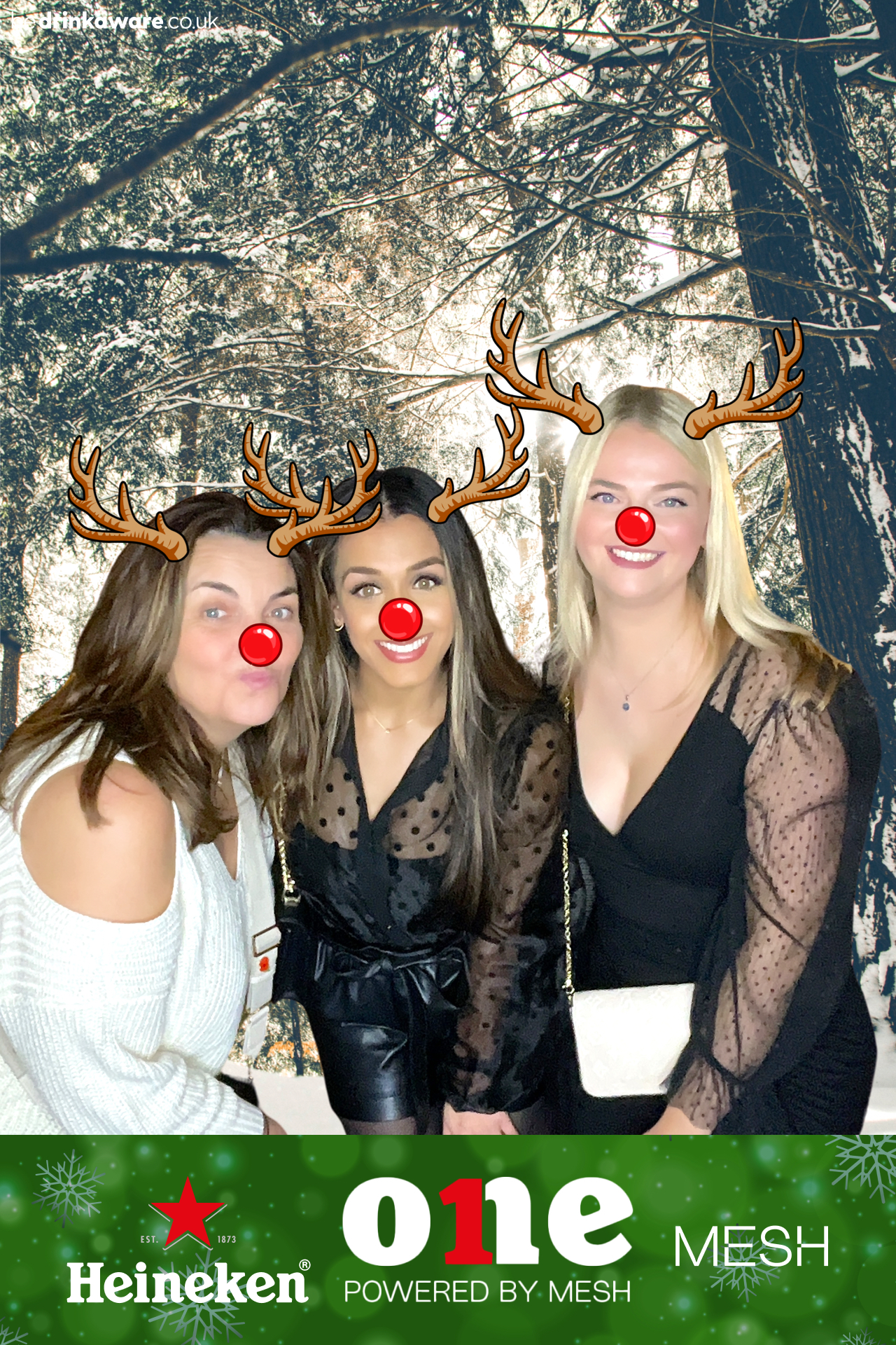 The Mesh Heineken Christmas Mashup | View more photos from the event at gallery.imprintphotobooths.co.uk/u/Imprint-Photobooths/The-Mesh-Heineken-Christmas-Mashup