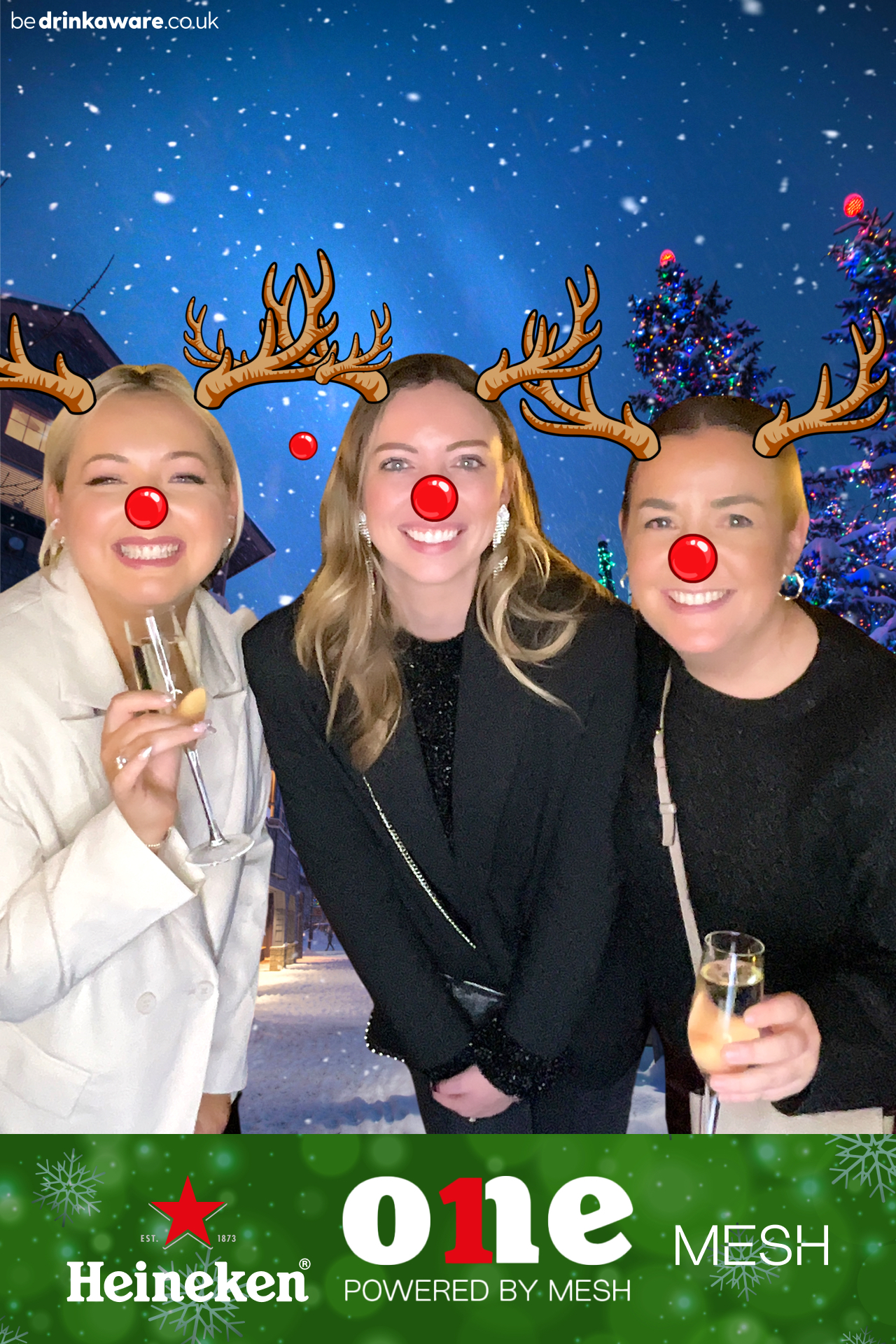 The Mesh Heineken Christmas Mashup | View more photos from the event at gallery.imprintphotobooths.co.uk/u/Imprint-Photobooths/The-Mesh-Heineken-Christmas-Mashup