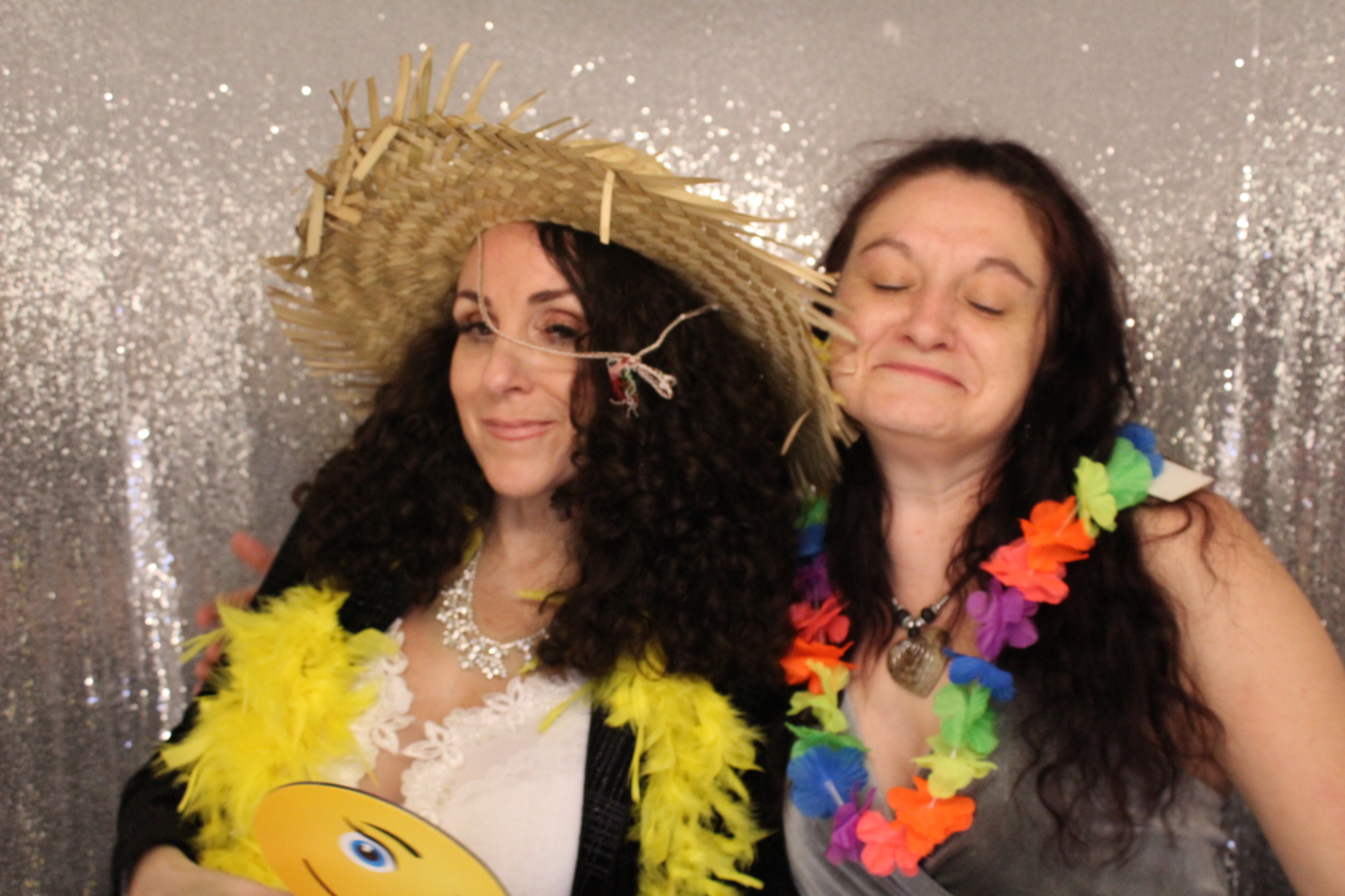 The Nag's Head New Years Eve 2021 | View more photos from the event at gallery.intothebooth.co.uk/u/IntoTheBooth/The-Nags-Head-New-Years-Eve-2021
