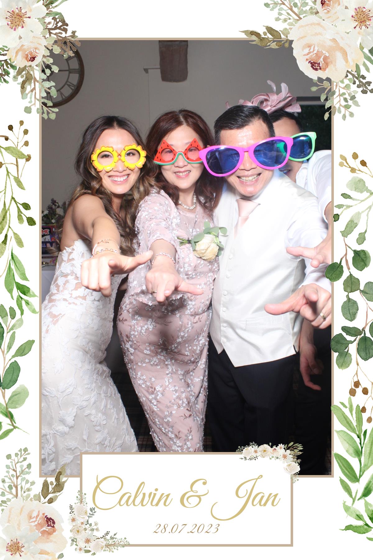 Calvin & Jan's Wedding | View more photos from the event at gallery.liverpoolselfiemirror.co.uk/u/LiverpoolSelfieMirror/Calvin-Jans-Wedding