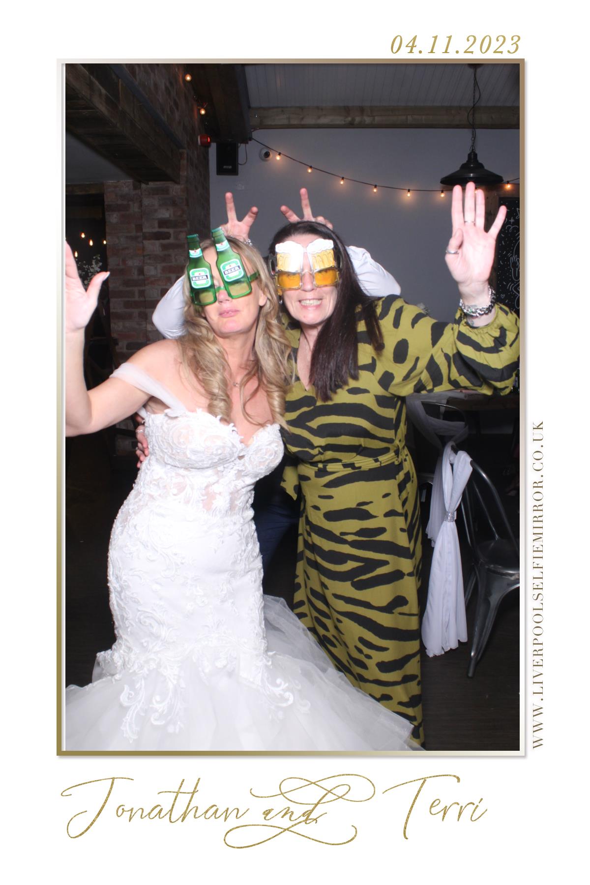 Jonathan & Terri's Wedding | View more photos from the event at gallery.liverpoolselfiemirror.co.uk/u/LiverpoolSelfieMirror/Jonathan-Terris-Wedding