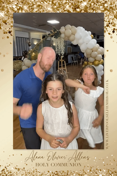 Alana's Holy Communion | View more photos from the event at gallery.liverpoolselfiemirror.co.uk/u/LiverpoolSelfieMirror/Alanas-Holy-Communion