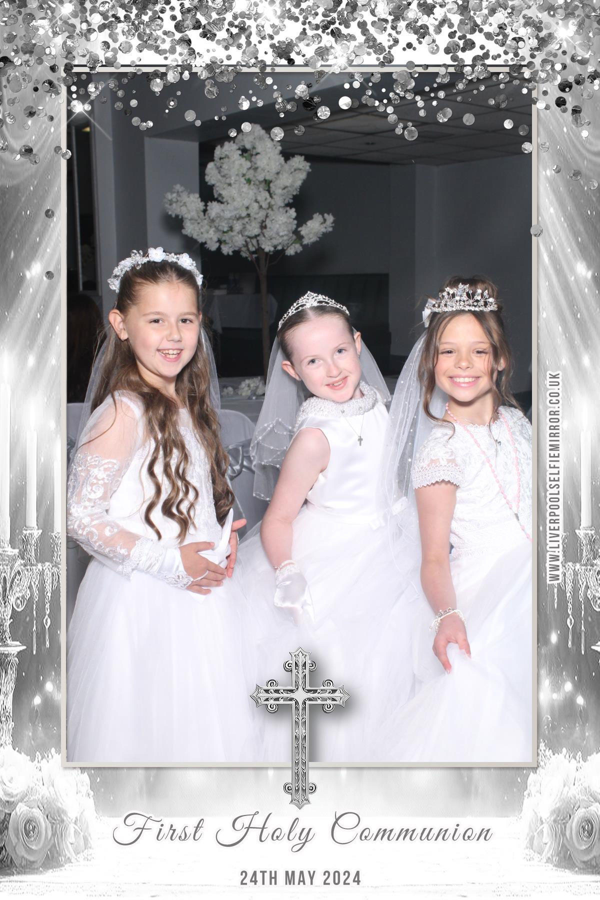 First Holy Communion | View more photos from the event at gallery.liverpoolselfiemirror.co.uk/u/LiverpoolSelfieMirror/First-Holy-Communion