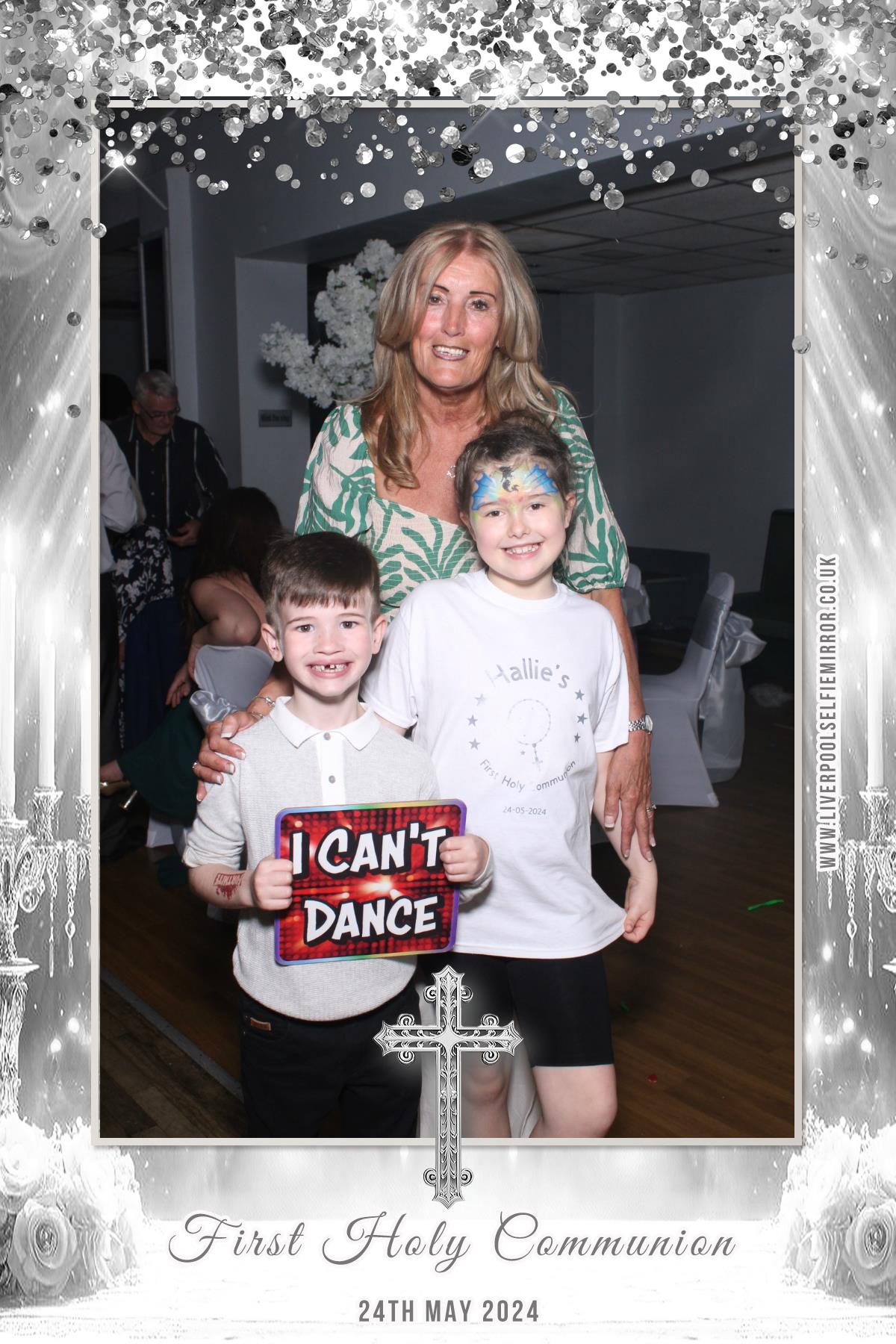 First Holy Communion | View more photos from the event at gallery.liverpoolselfiemirror.co.uk/u/LiverpoolSelfieMirror/First-Holy-Communion