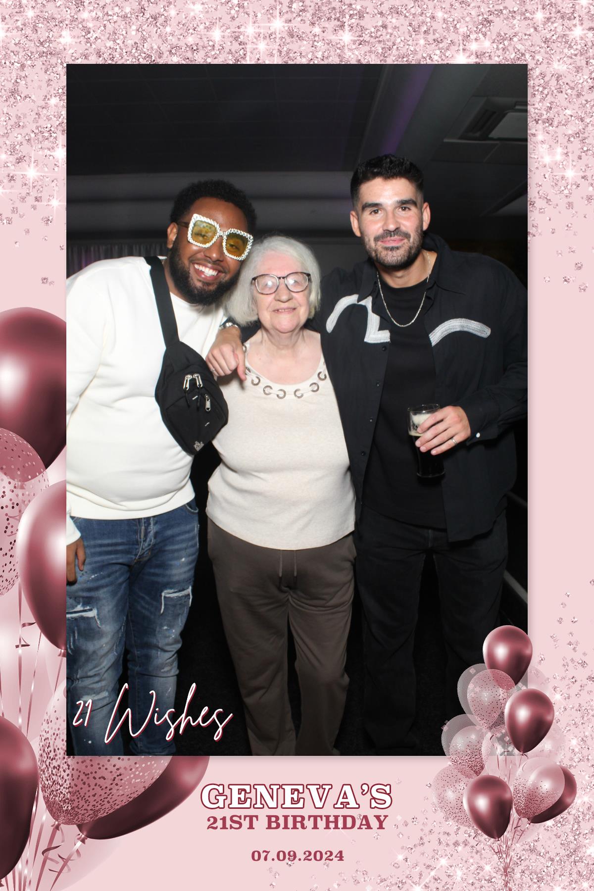 Geneva's 21st Birthday | View more photos from the event at gallery.liverpoolselfiemirror.co.uk/u/LiverpoolSelfieMirror/Genevas-21st-Birthday