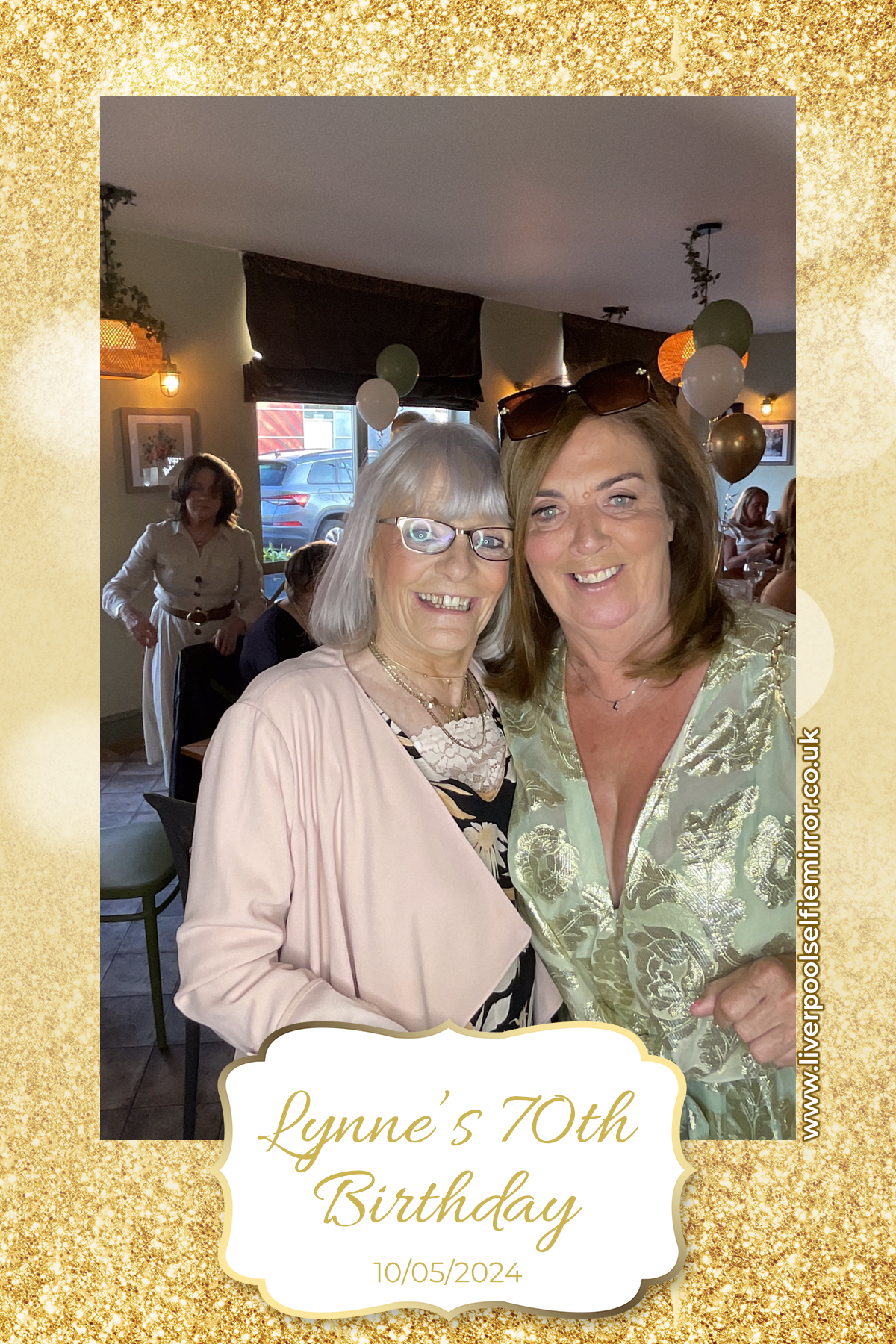 Lynne's 70th Birthday | View more photos from the event at gallery.liverpoolselfiemirror.co.uk/u/LiverpoolSelfieMirror/Lynnes-70th-Birthday