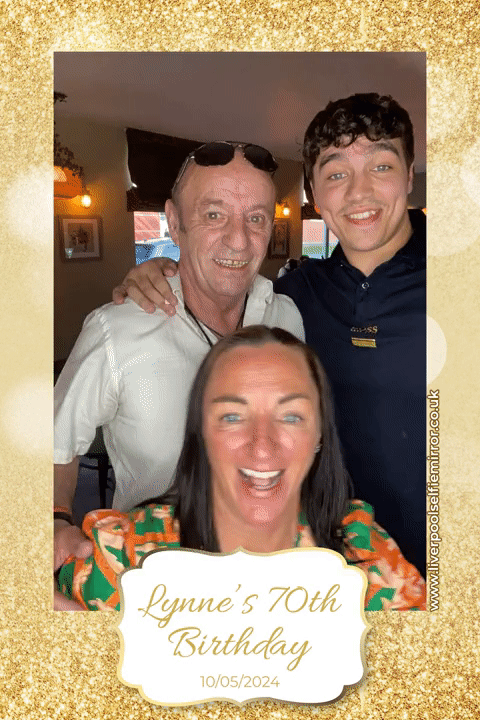 Lynne's 70th Birthday | View more photos from the event at gallery.liverpoolselfiemirror.co.uk/u/LiverpoolSelfieMirror/Lynnes-70th-Birthday
