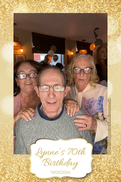 Lynne's 70th Birthday | View more photos from the event at gallery.liverpoolselfiemirror.co.uk/u/LiverpoolSelfieMirror/Lynnes-70th-Birthday