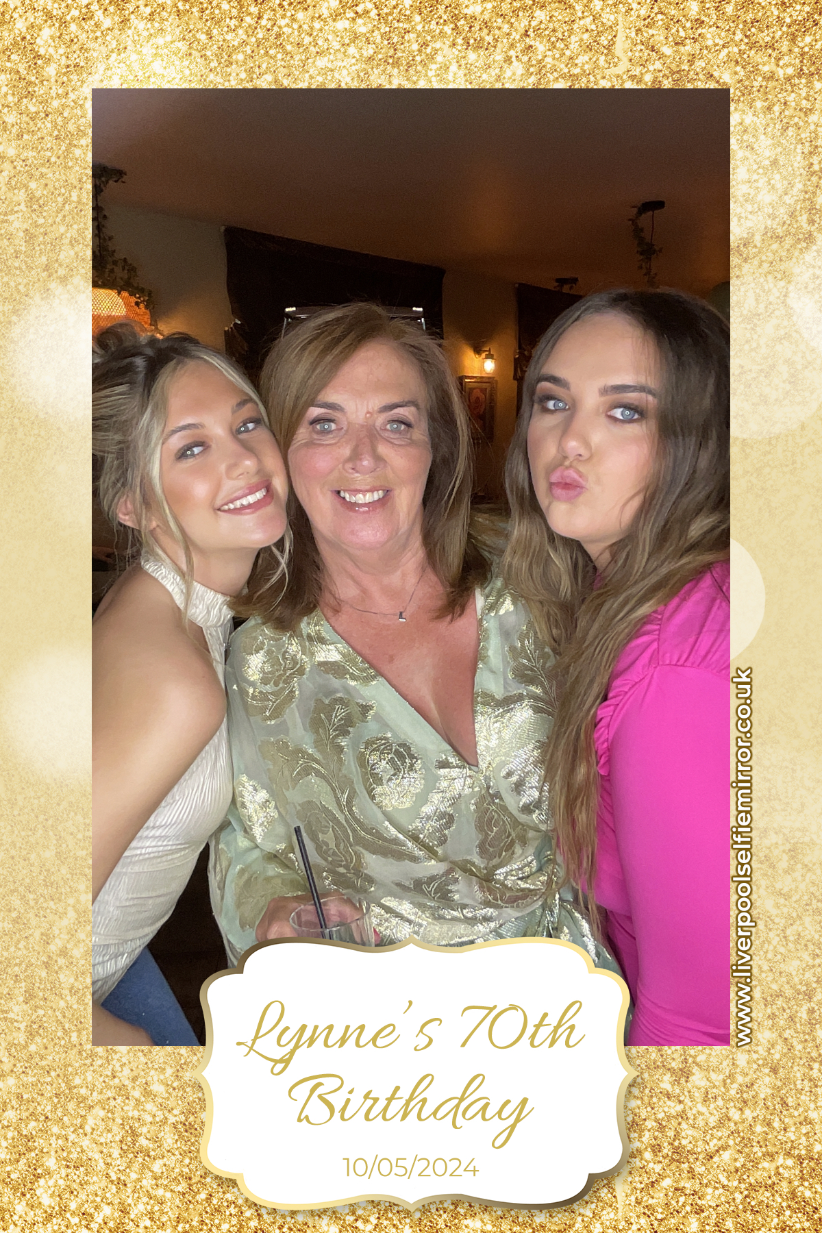 Lynne's 70th Birthday | View more photos from the event at gallery.liverpoolselfiemirror.co.uk/u/LiverpoolSelfieMirror/Lynnes-70th-Birthday