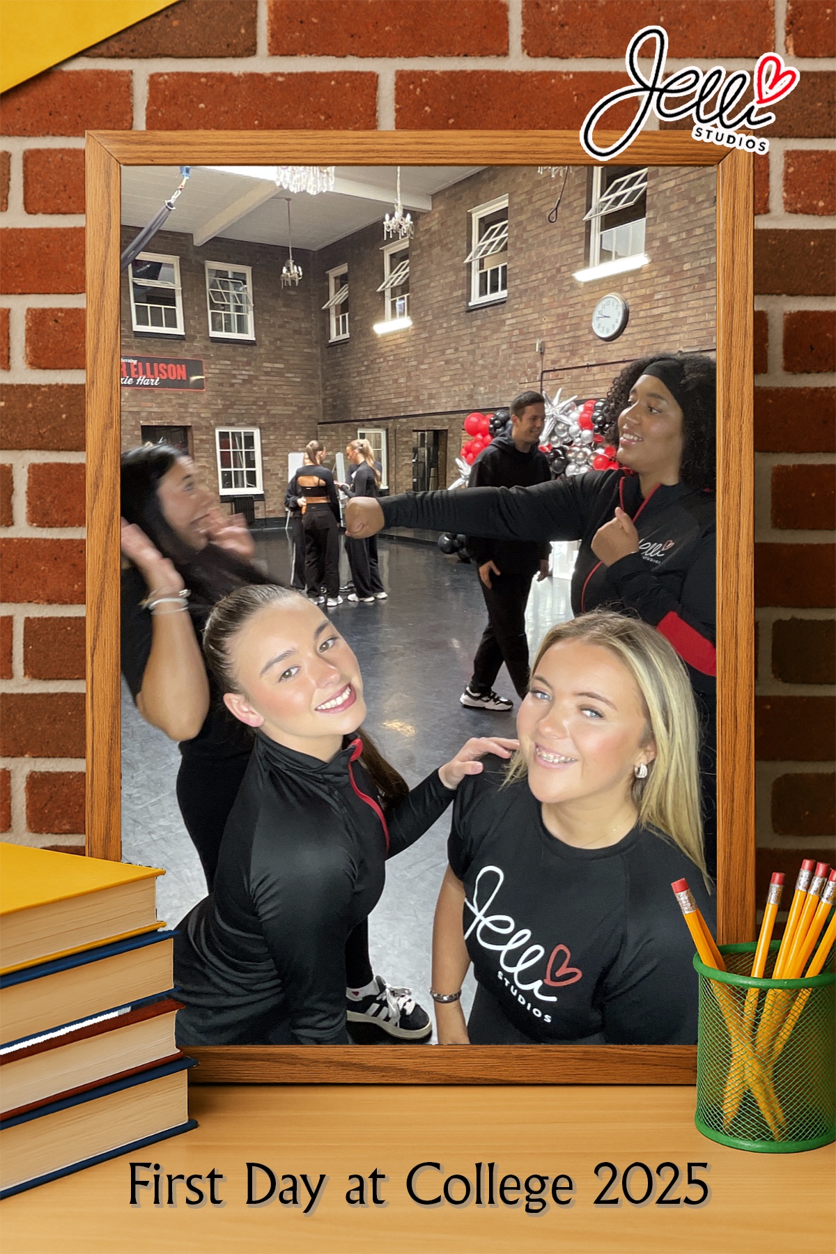 Jelli Studios First Day of College 2025 | View more photos from the event at gallery.liverpoolselfiemirror.co.uk/u/LiverpoolSelfieMirror/Jelli-Studios-First-Day-of-College-2025