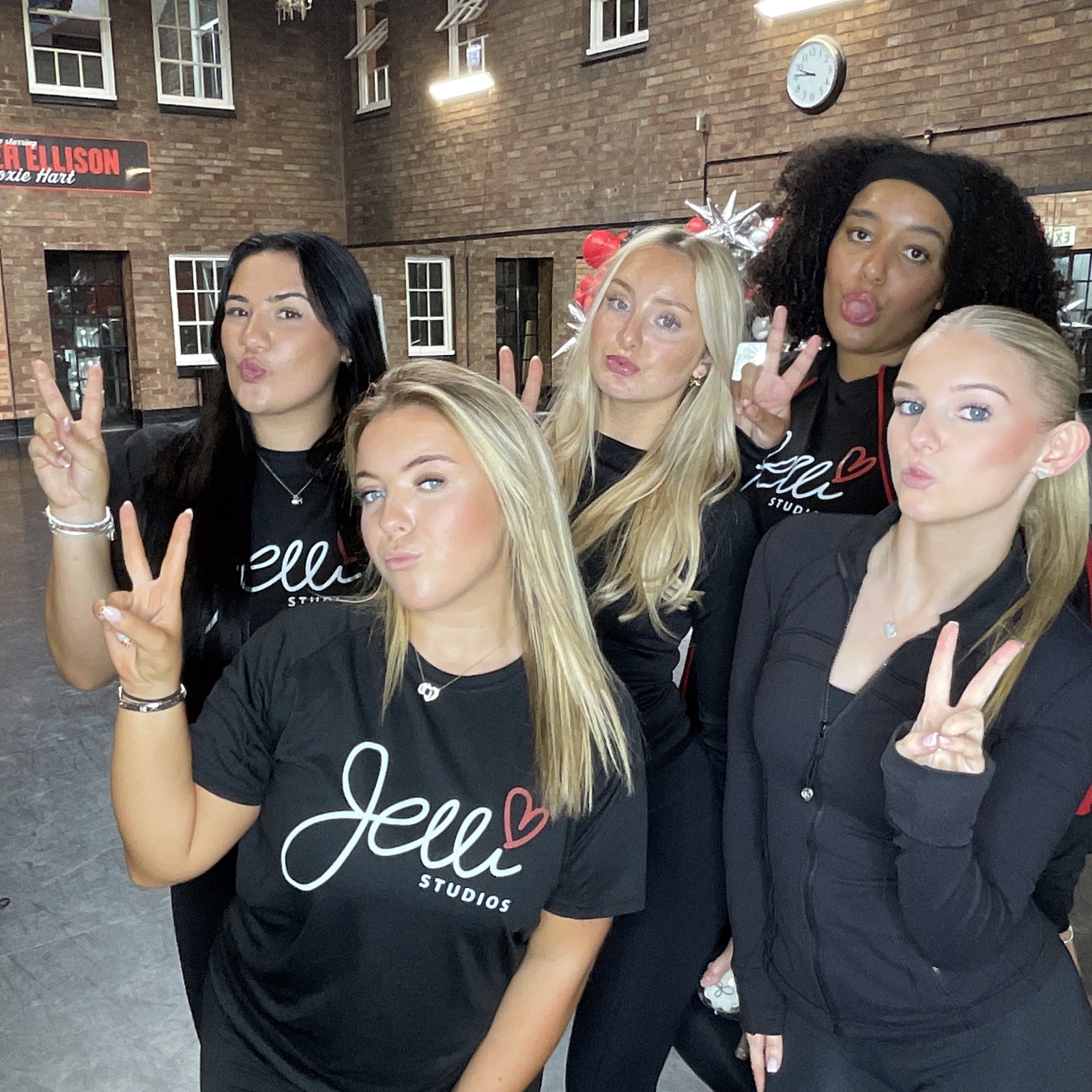Jelli Studios First Day of College 2025 | View more photos from the event at gallery.liverpoolselfiemirror.co.uk/u/LiverpoolSelfieMirror/Jelli-Studios-First-Day-of-College-2025