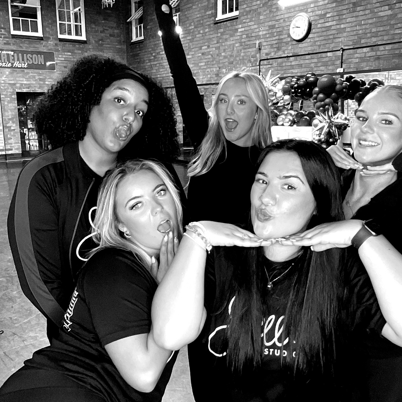 Jelli Studios First Day of College 2025 | View more photos from the event at gallery.liverpoolselfiemirror.co.uk/u/LiverpoolSelfieMirror/Jelli-Studios-First-Day-of-College-2025
