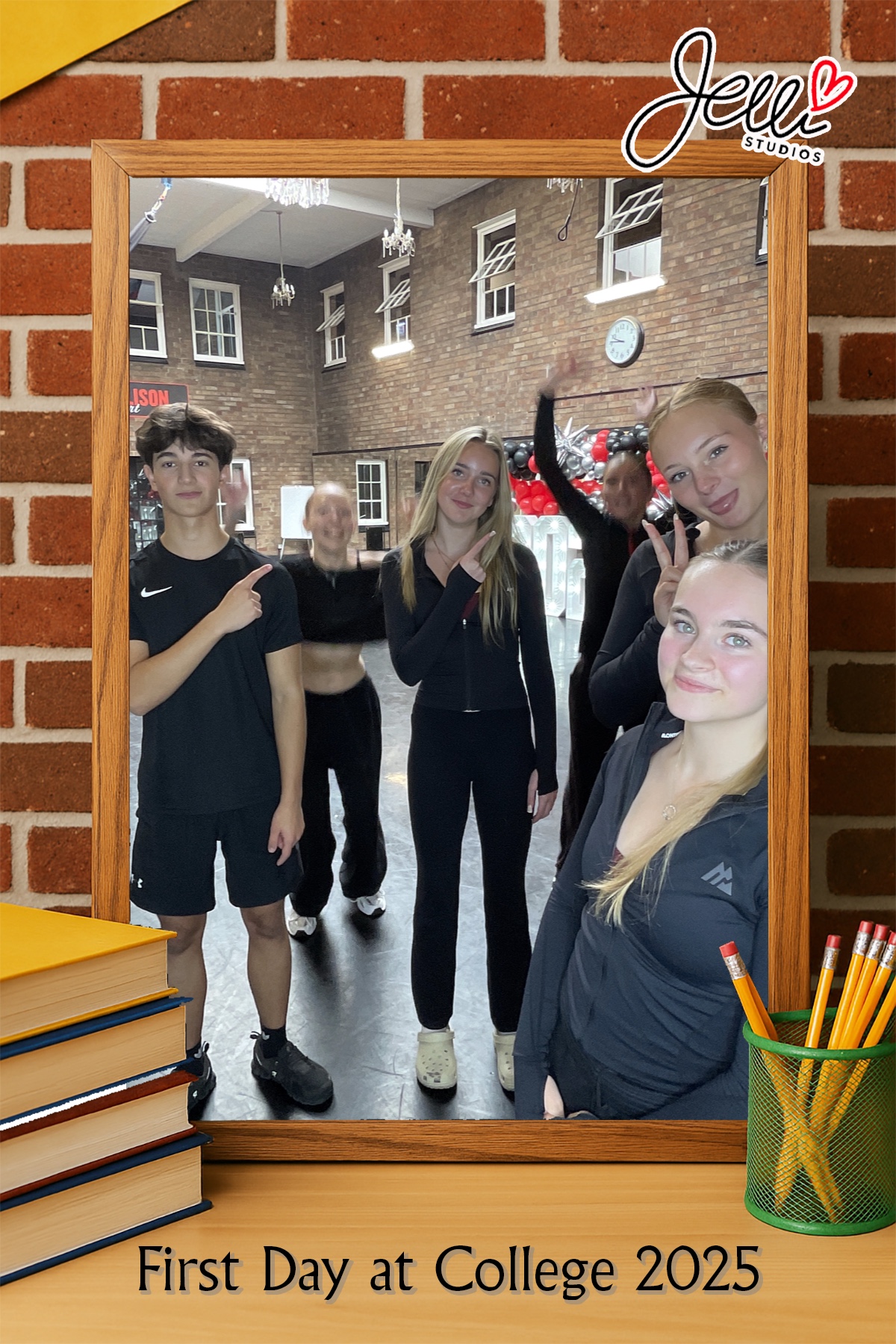 Jelli Studios First Day of College 2025 | View more photos from the event at gallery.liverpoolselfiemirror.co.uk/u/LiverpoolSelfieMirror/Jelli-Studios-First-Day-of-College-2025