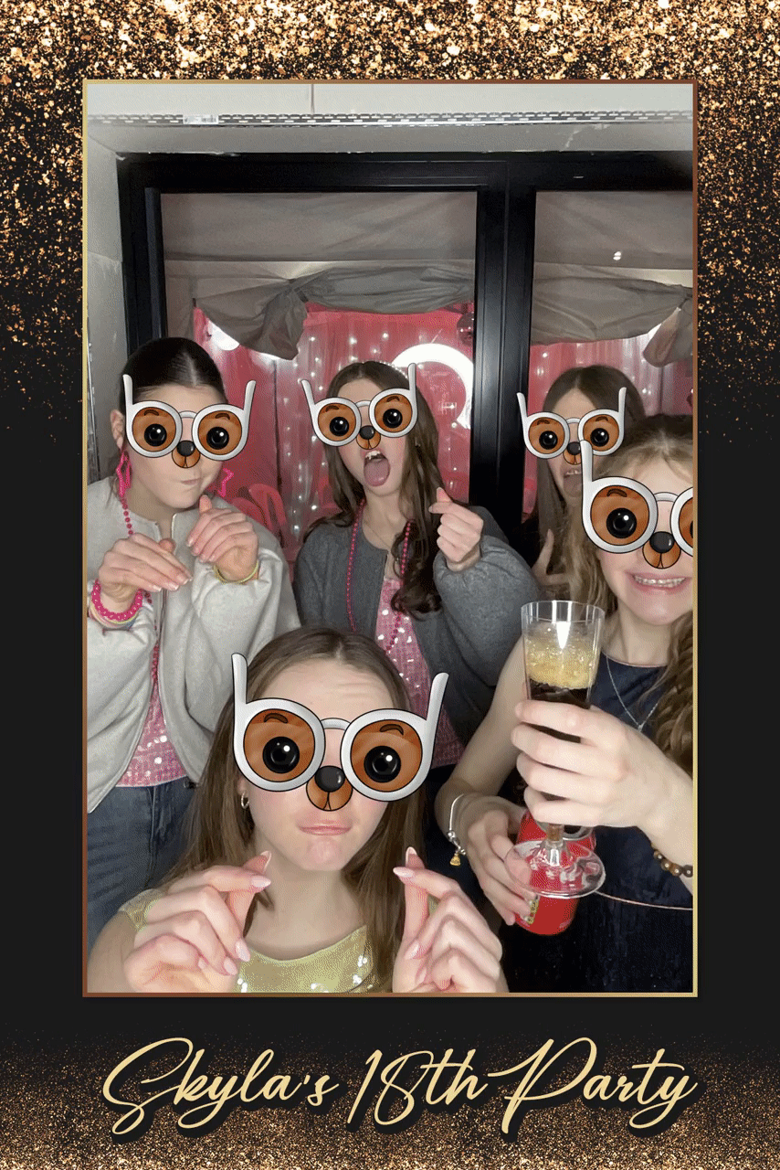 Skyla's 18th Birthday | View more photos from the event at gallery.liverpoolselfiemirror.co.uk/u/LiverpoolSelfieMirror/Skylas-18th-Birthday