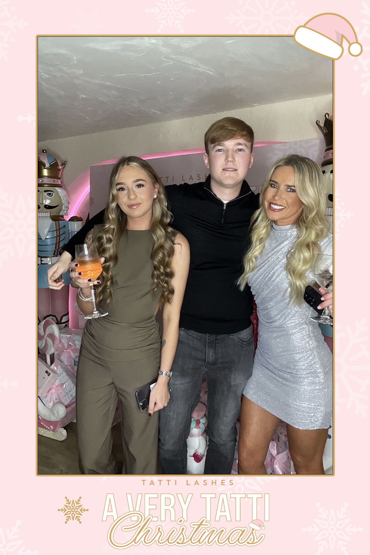 Tatti Lashes Christmas Party | View more photos from the event at gallery.liverpoolselfiemirror.co.uk/u/LiverpoolSelfieMirror/Tatti-Lashes-Christmas-Party