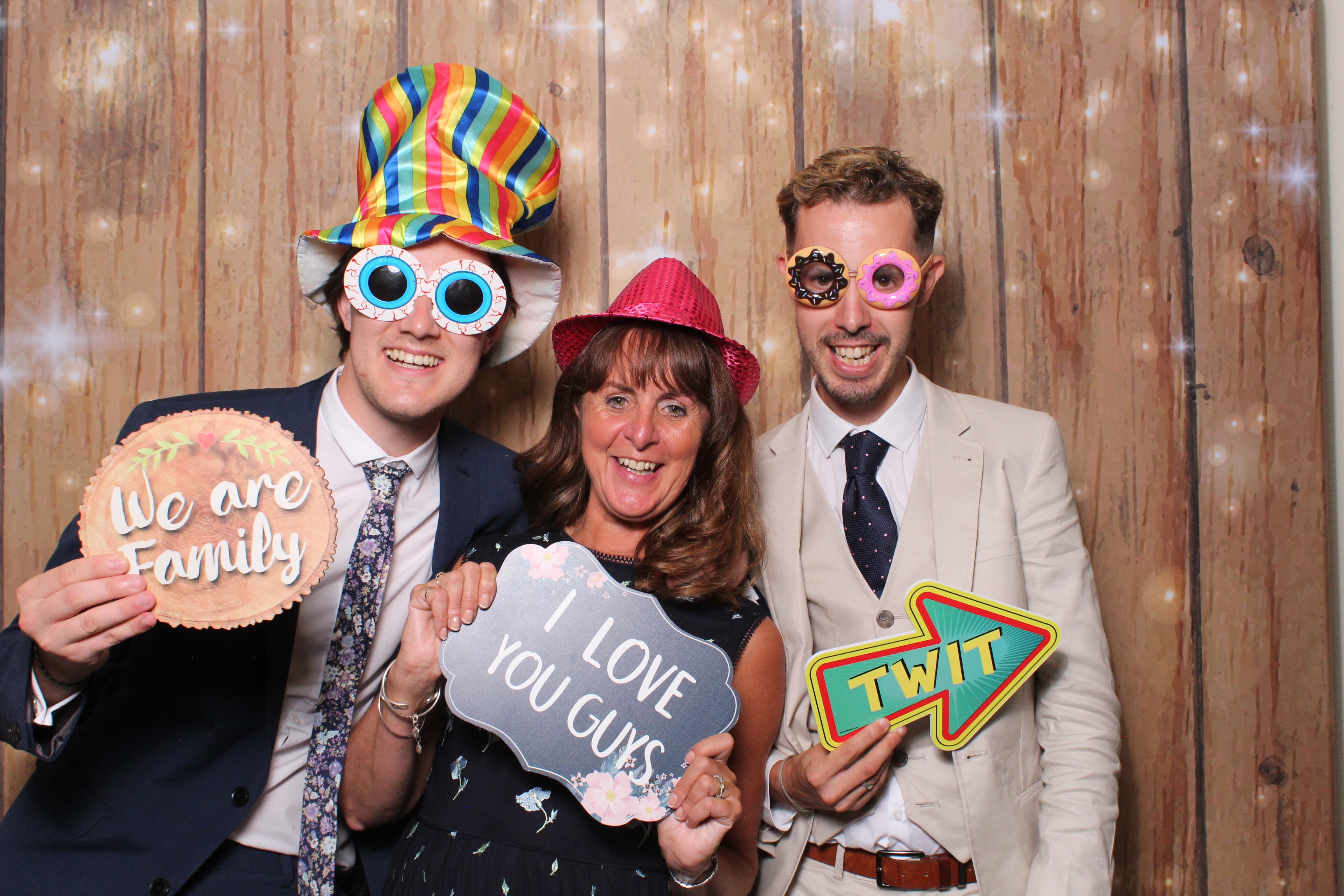 Beth & Robert's Wedding  | View more photos from the event at gallery.magicimages.uk/u/MagicImages/Beth-Roberts-Wedding