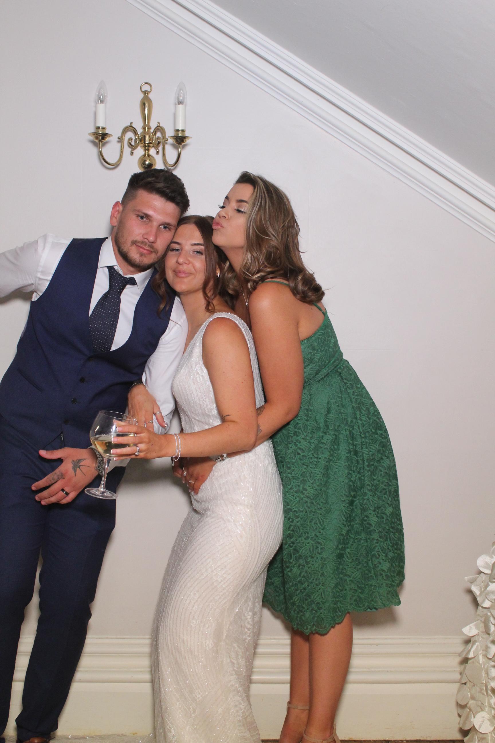 Brad & Becky  | View more photos from the event at gallery.magicimages.uk/u/MagicImages/Brad-Becky