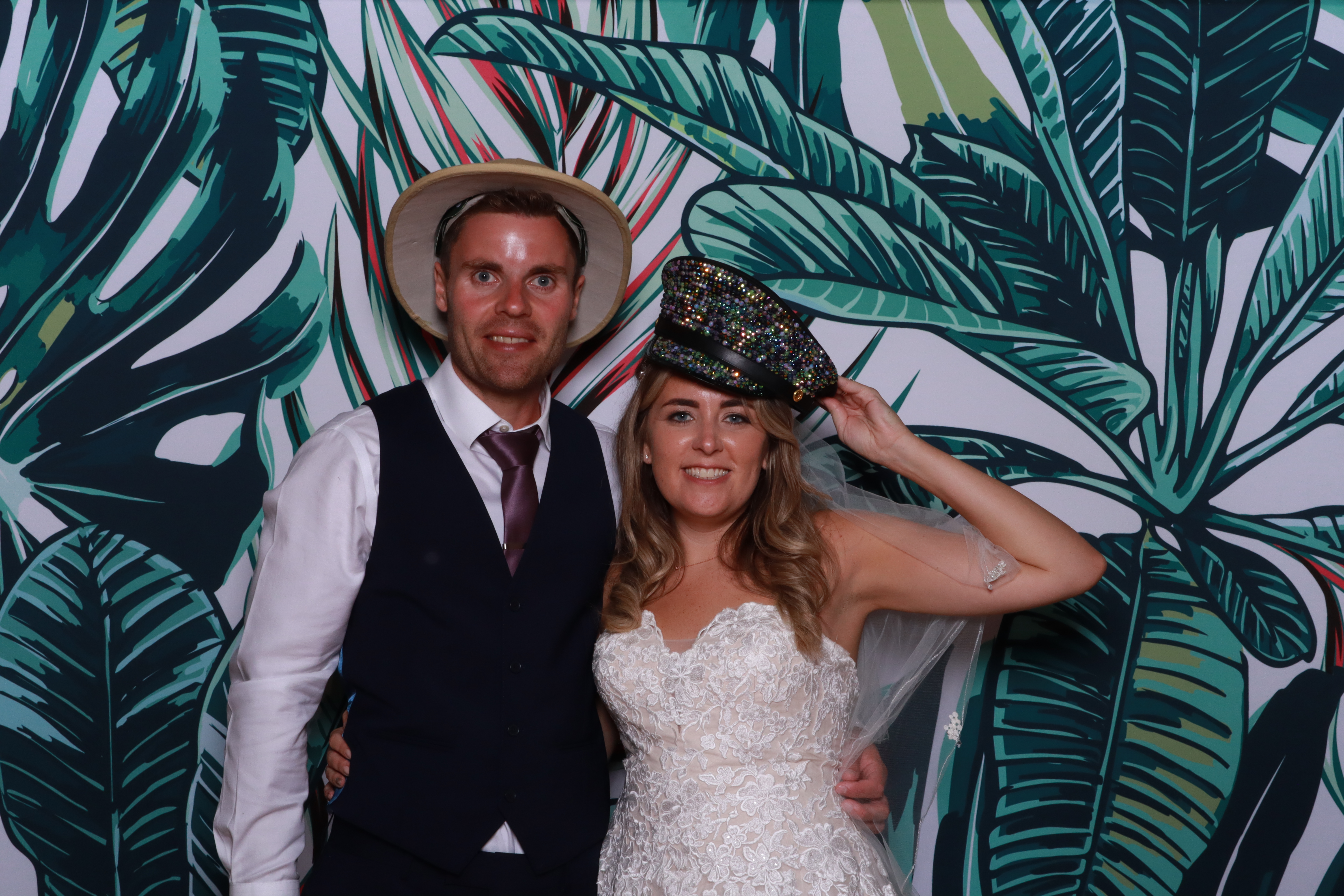 Jonny & Leanne  | View more photos from the event at gallery.magicimages.uk/u/MagicImages/Jonny-Leanne