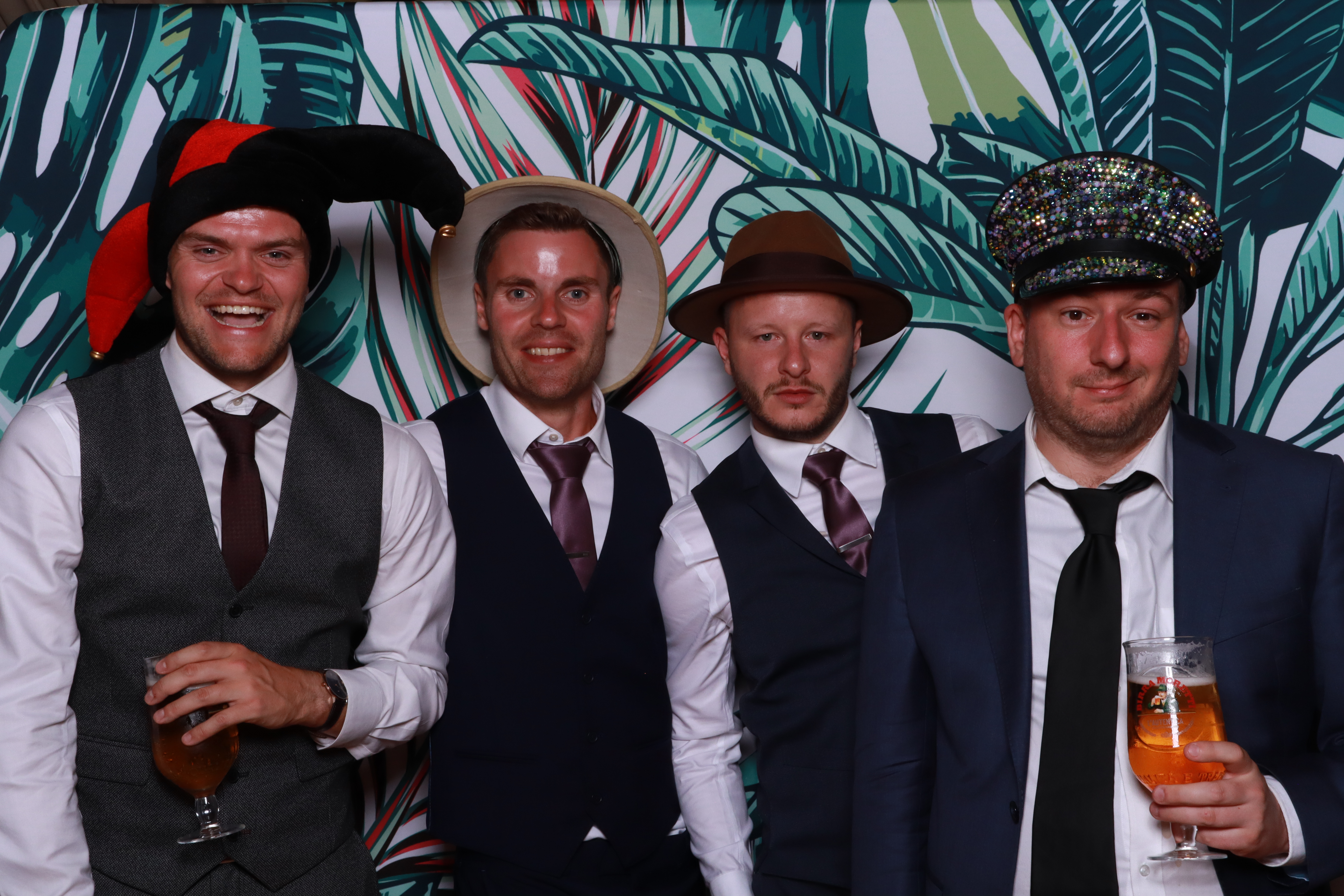 Jonny & Leanne  | View more photos from the event at gallery.magicimages.uk/u/MagicImages/Jonny-Leanne
