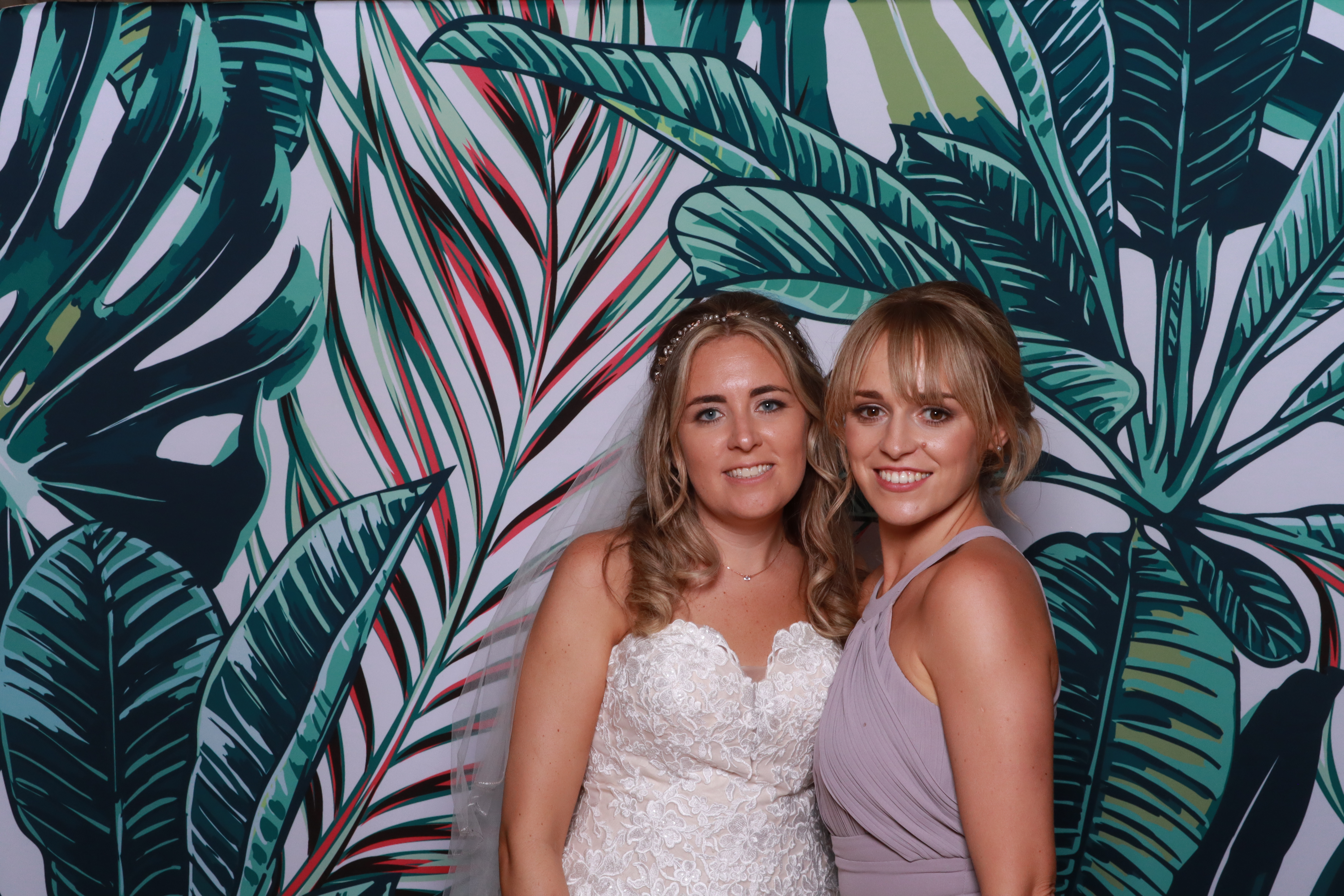 Jonny & Leanne  | View more photos from the event at gallery.magicimages.uk/u/MagicImages/Jonny-Leanne