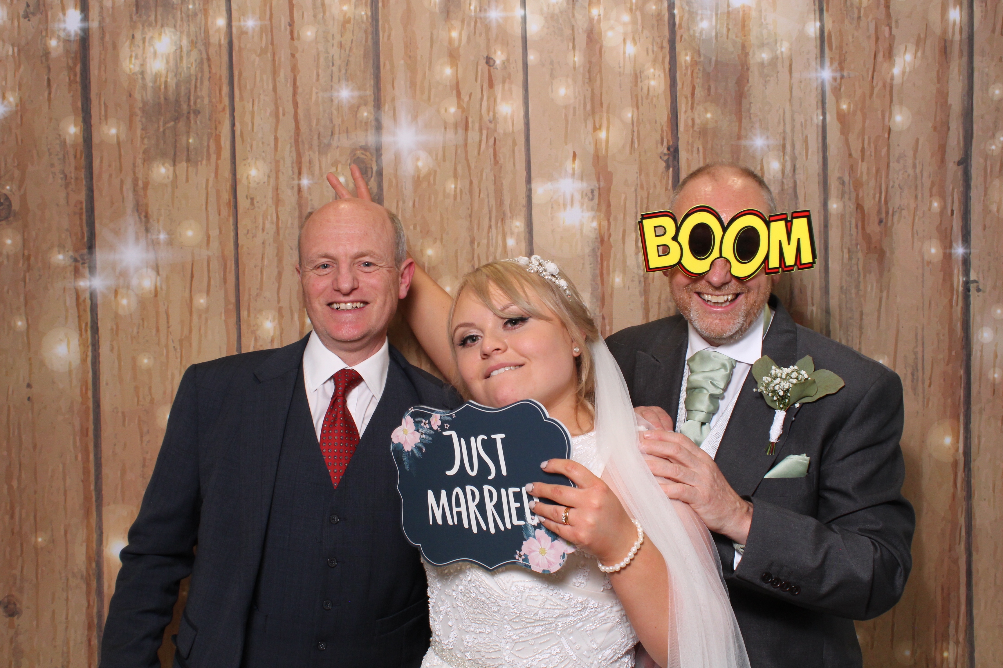 Lauren & Danny  | View more photos from the event at gallery.magicimages.uk/u/MagicImages/Lauren-Danny