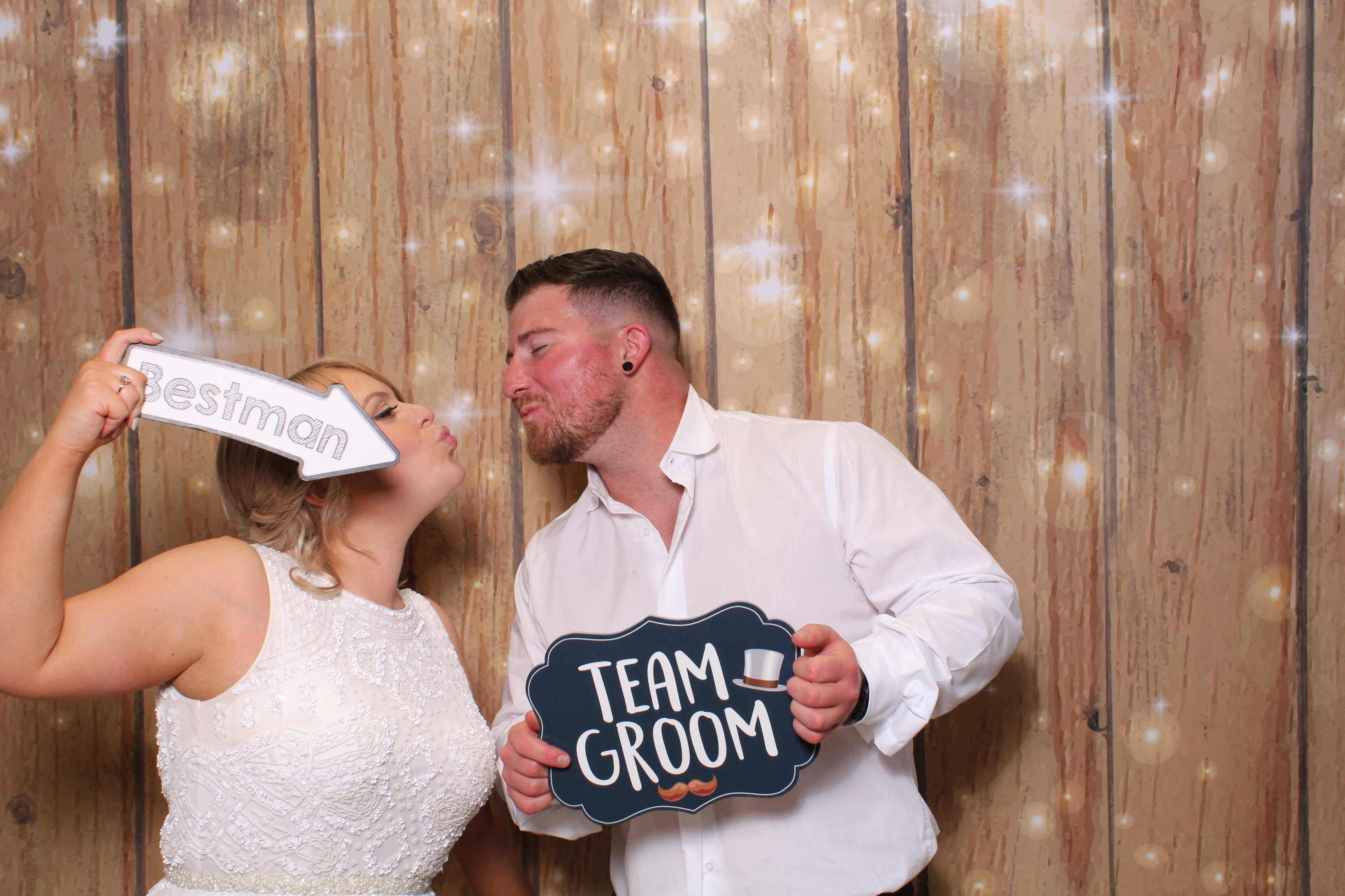 Lauren & Danny  | View more photos from the event at gallery.magicimages.uk/u/MagicImages/Lauren-Danny