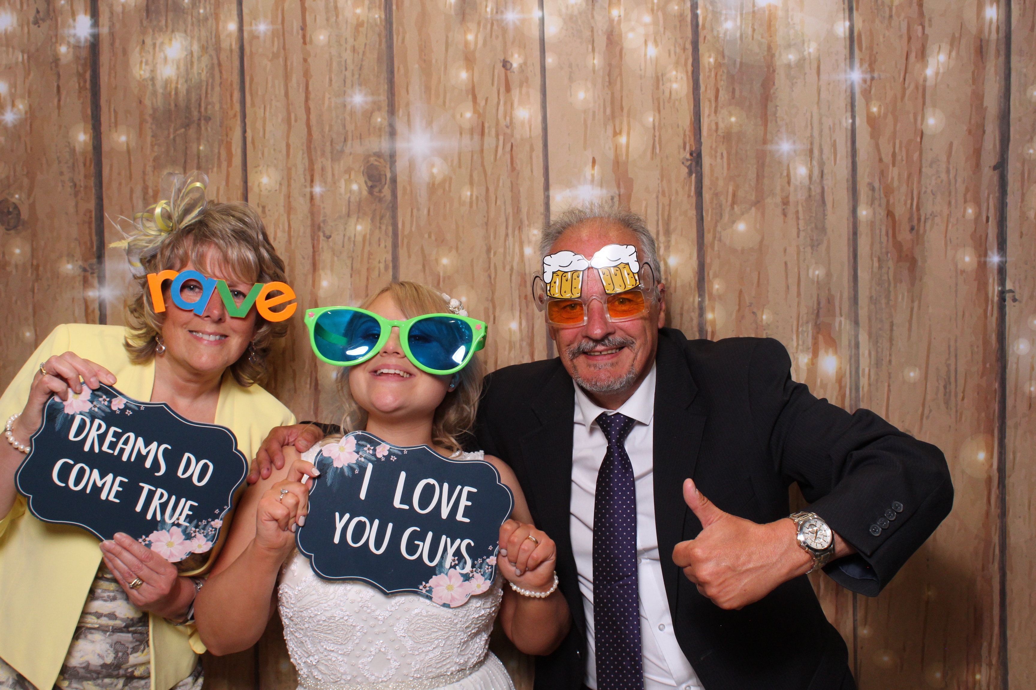 Lauren & Danny  | View more photos from the event at gallery.magicimages.uk/u/MagicImages/Lauren-Danny