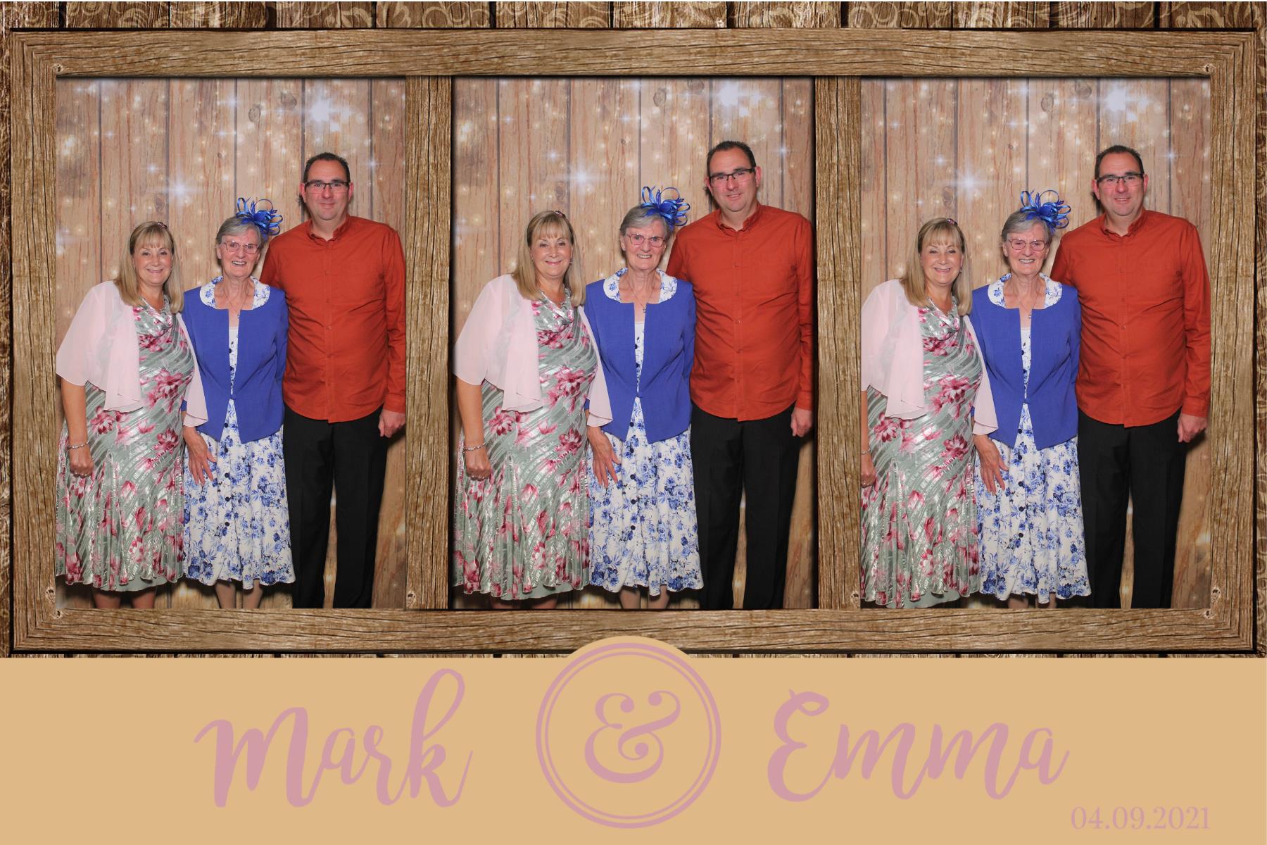 Mark & Emma  | View more photos from the event at gallery.magicimages.uk/u/MagicImages/Mark-Emma