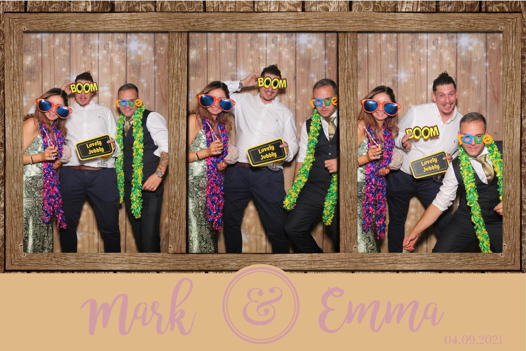 Mark & Emma  | View more photos from the event at gallery.magicimages.uk/u/MagicImages/Mark-Emma
