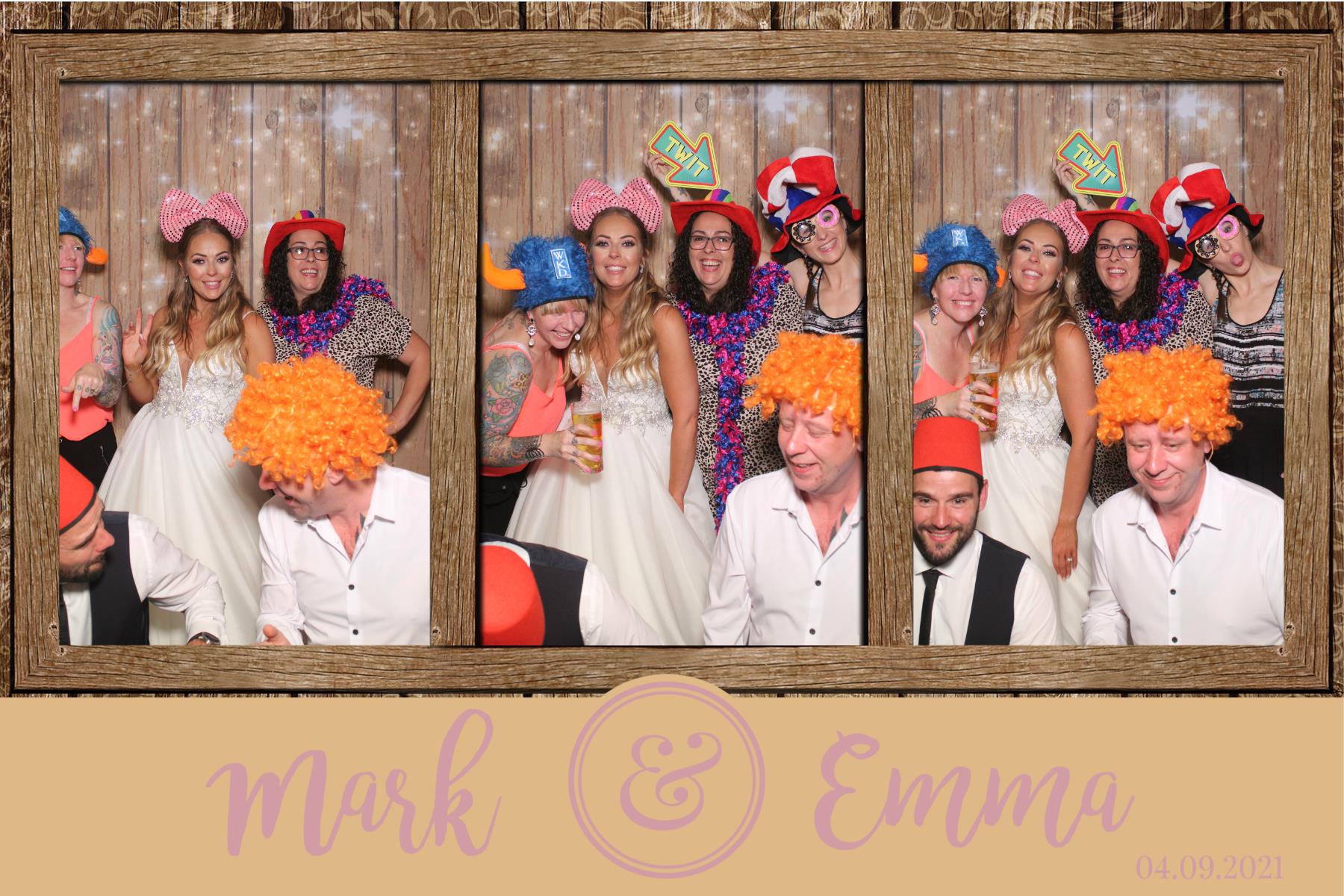Mark & Emma  | View more photos from the event at gallery.magicimages.uk/u/MagicImages/Mark-Emma