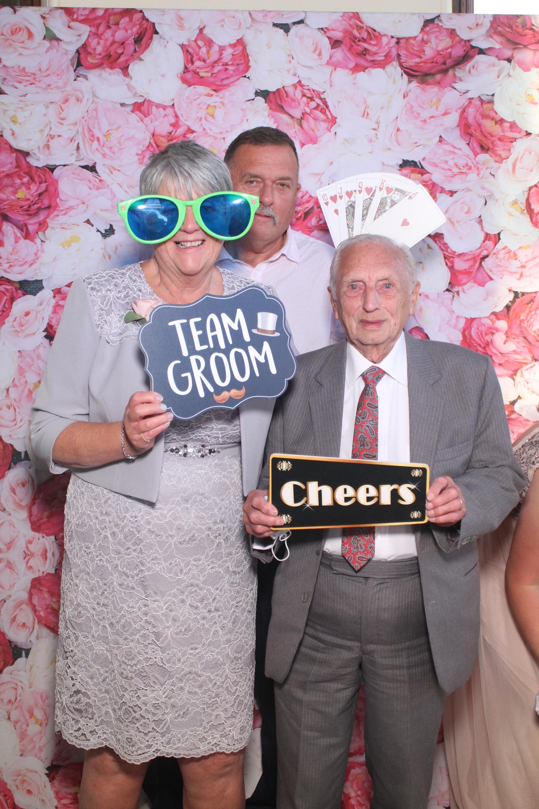 Mr & Mrs Ashley  | View more photos from the event at gallery.magicimages.uk/u/MagicImages/Mr-Mrs-Ashley