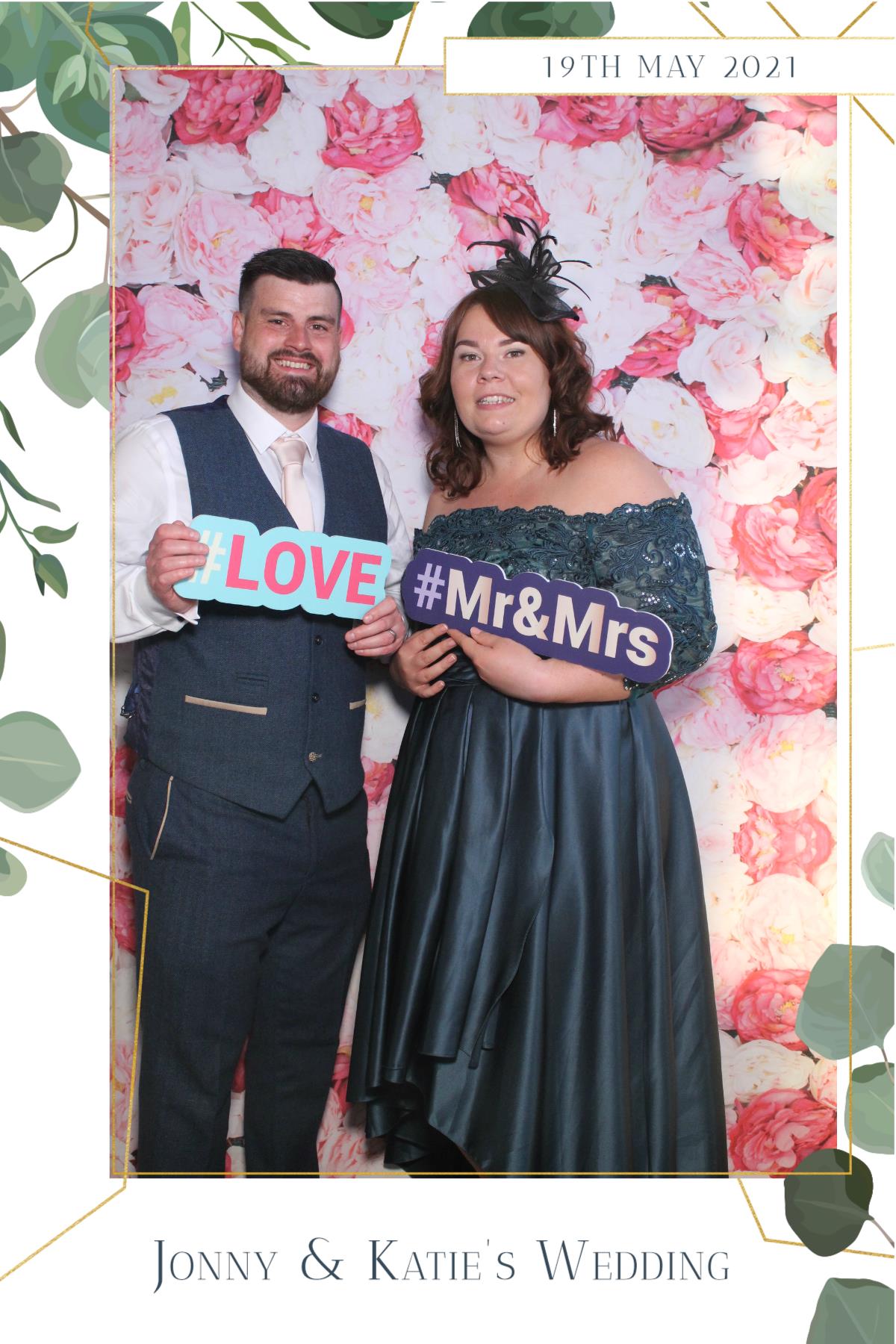 Mr & Mrs Ashley  | View more photos from the event at gallery.magicimages.uk/u/MagicImages/Mr-Mrs-Ashley