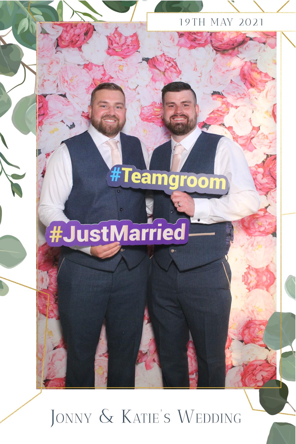 Mr & Mrs Ashley  | View more photos from the event at gallery.magicimages.uk/u/MagicImages/Mr-Mrs-Ashley