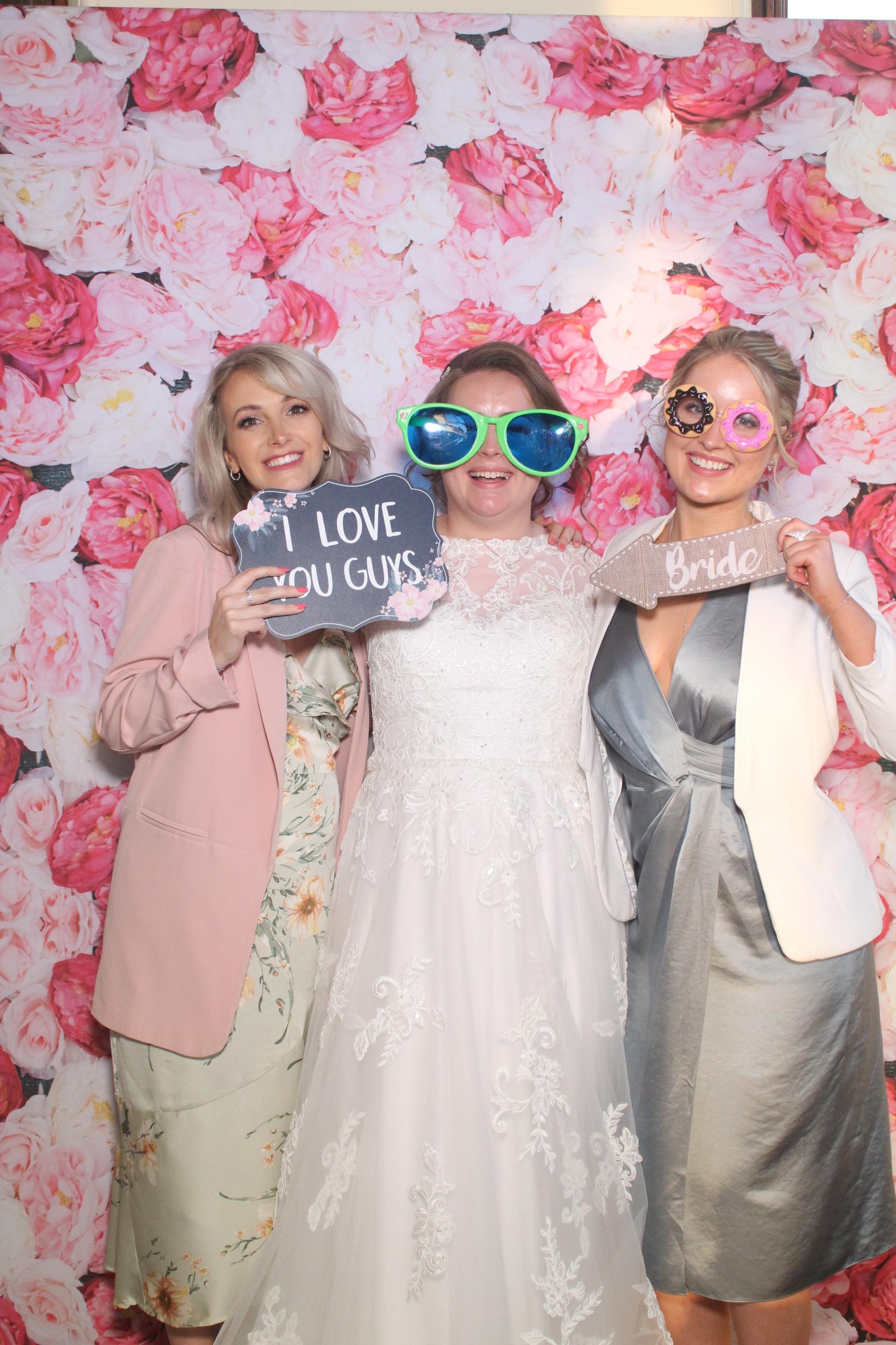 Mr & Mrs Ashley  | View more photos from the event at gallery.magicimages.uk/u/MagicImages/Mr-Mrs-Ashley