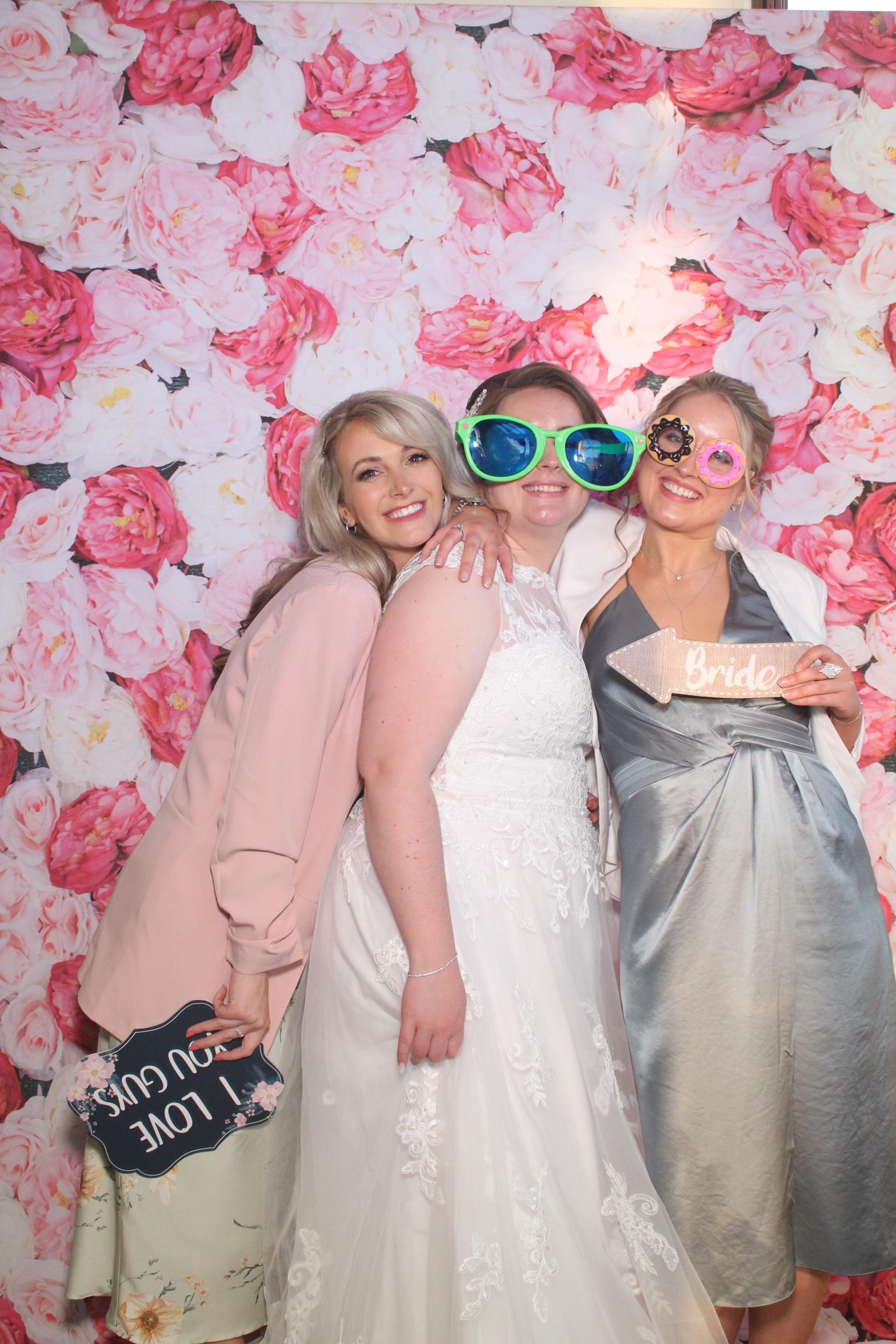 Mr & Mrs Ashley  | View more photos from the event at gallery.magicimages.uk/u/MagicImages/Mr-Mrs-Ashley