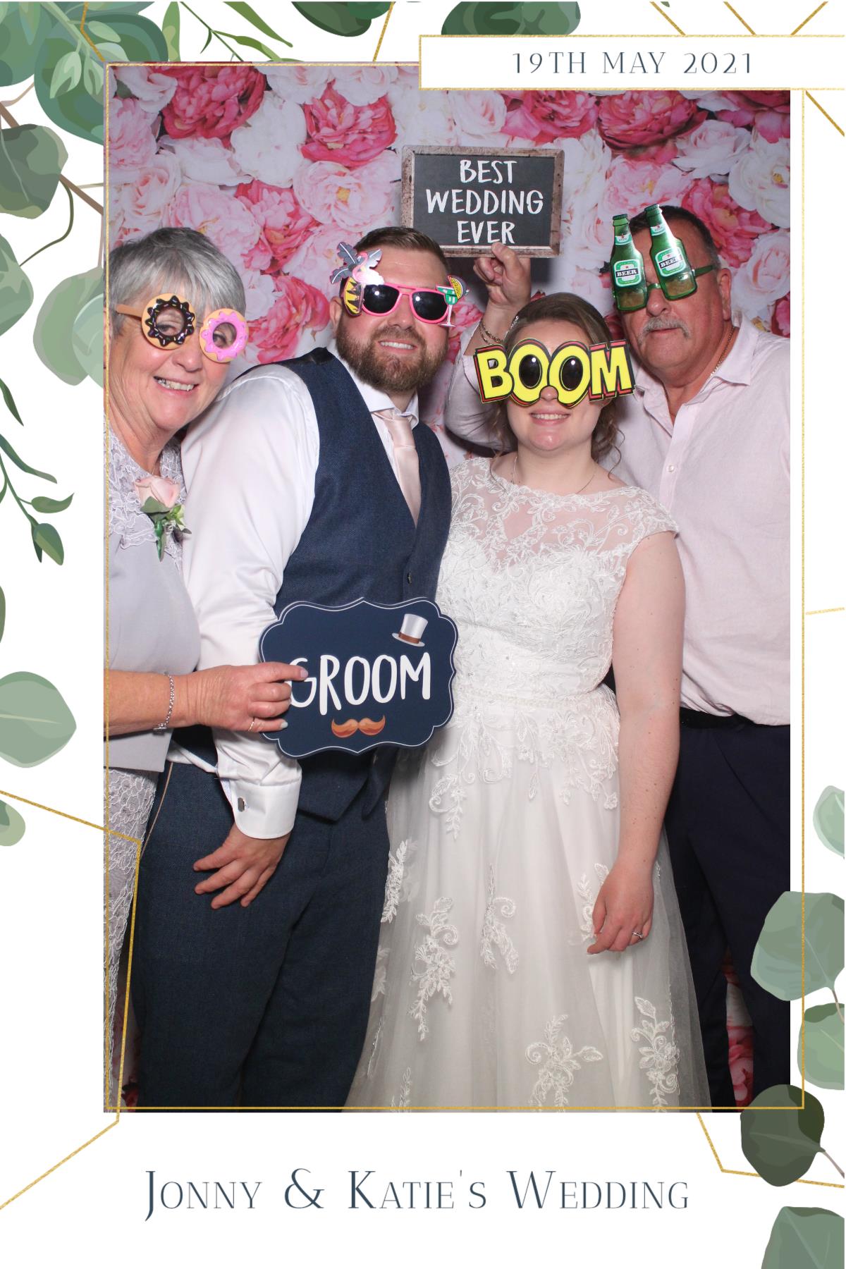 Mr & Mrs Ashley  | View more photos from the event at gallery.magicimages.uk/u/MagicImages/Mr-Mrs-Ashley