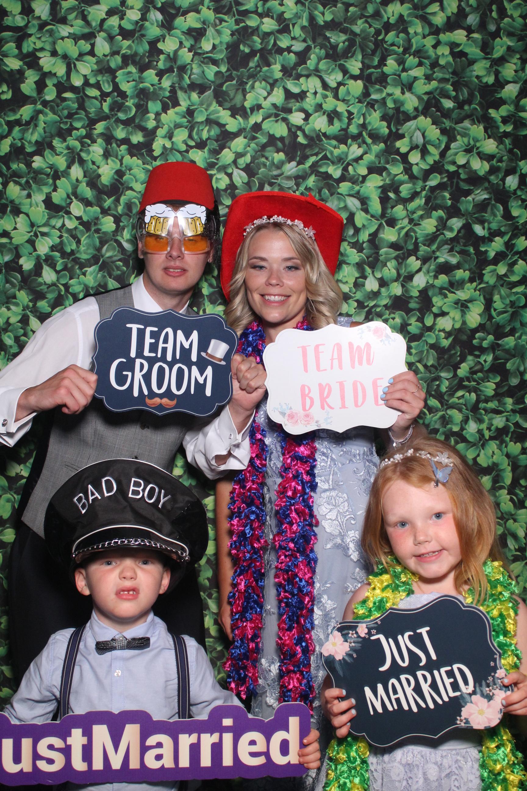 Mr & Mrs Kitson  | View more photos from the event at gallery.magicimages.uk/u/MagicImages/Mr-Mrs-Kitson