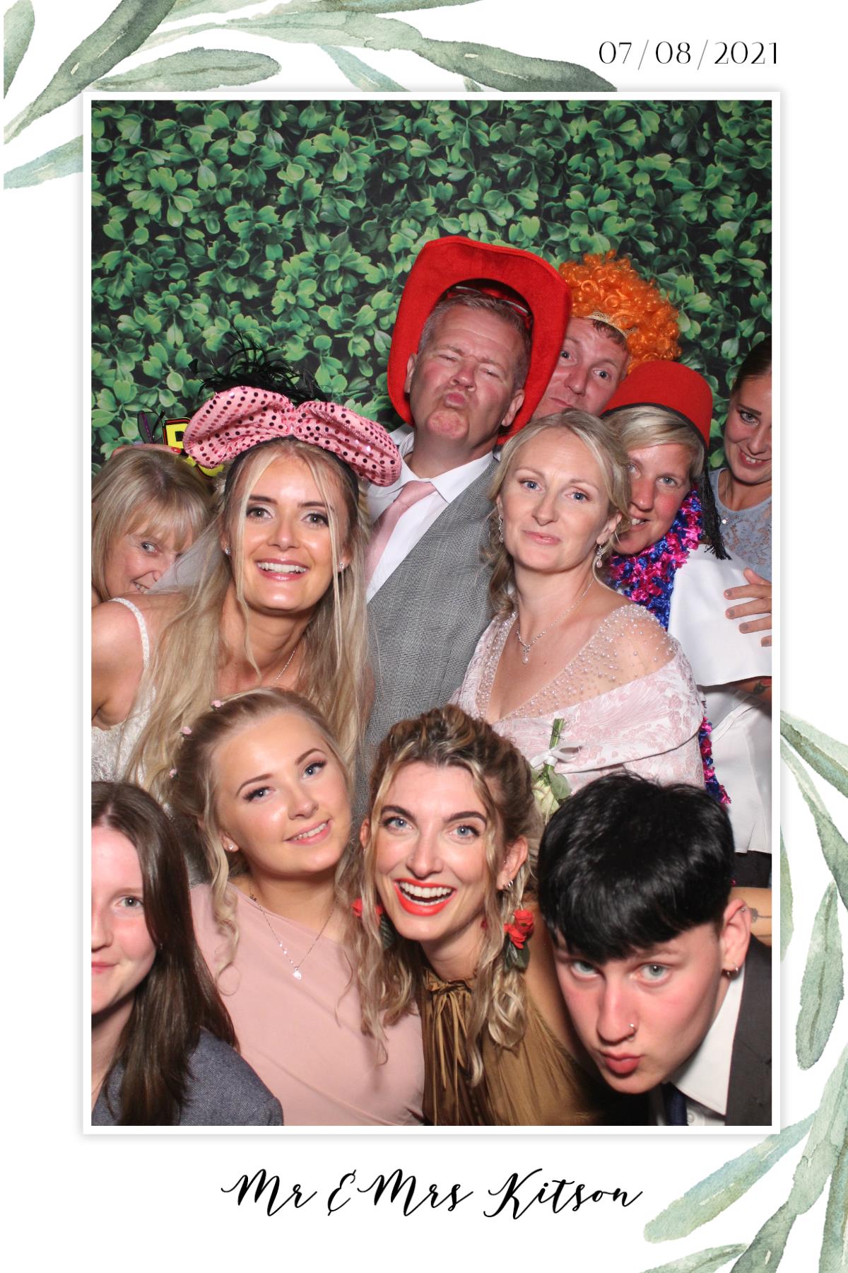 Mr & Mrs Kitson  | View more photos from the event at gallery.magicimages.uk/u/MagicImages/Mr-Mrs-Kitson
