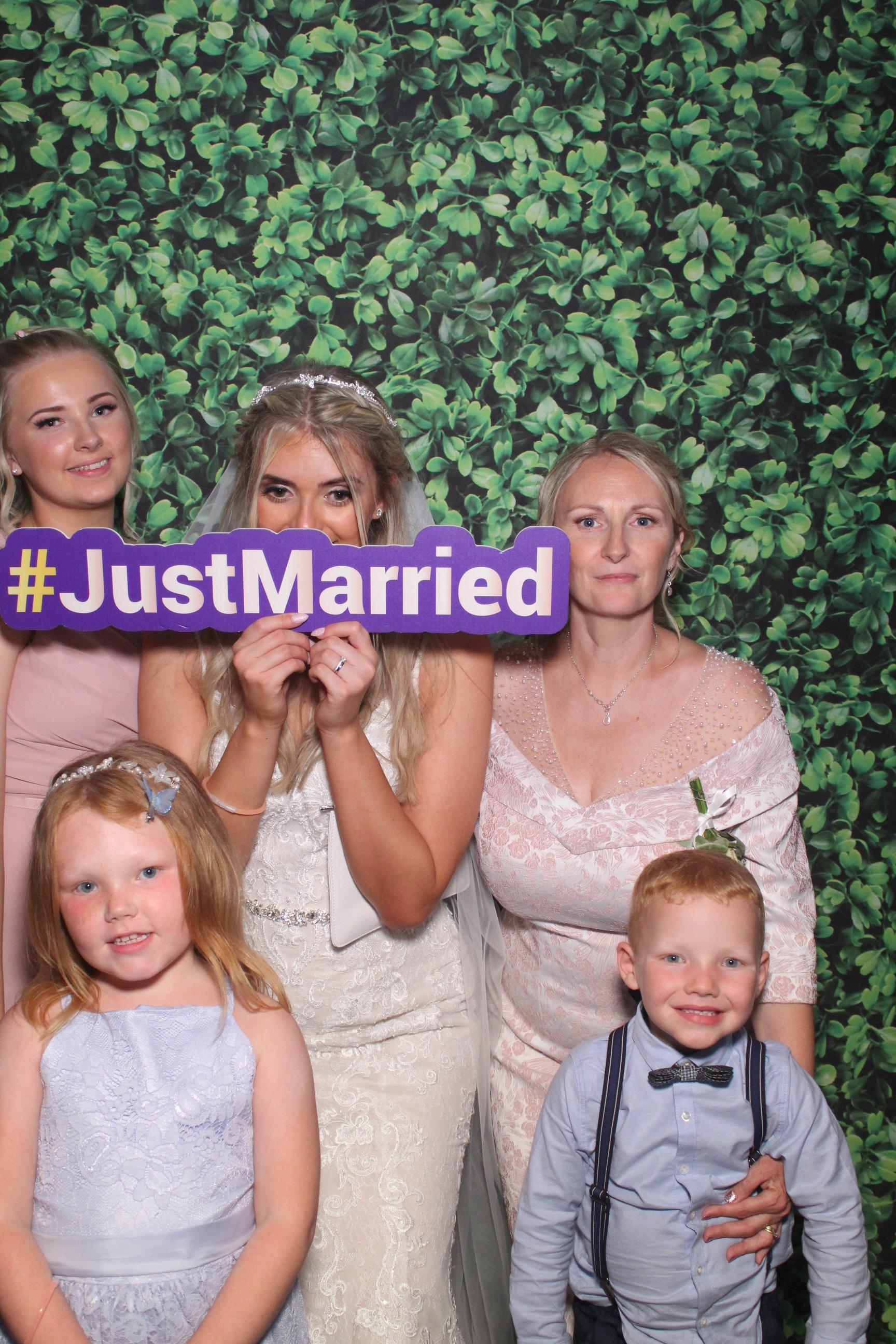 Mr & Mrs Kitson  | View more photos from the event at gallery.magicimages.uk/u/MagicImages/Mr-Mrs-Kitson