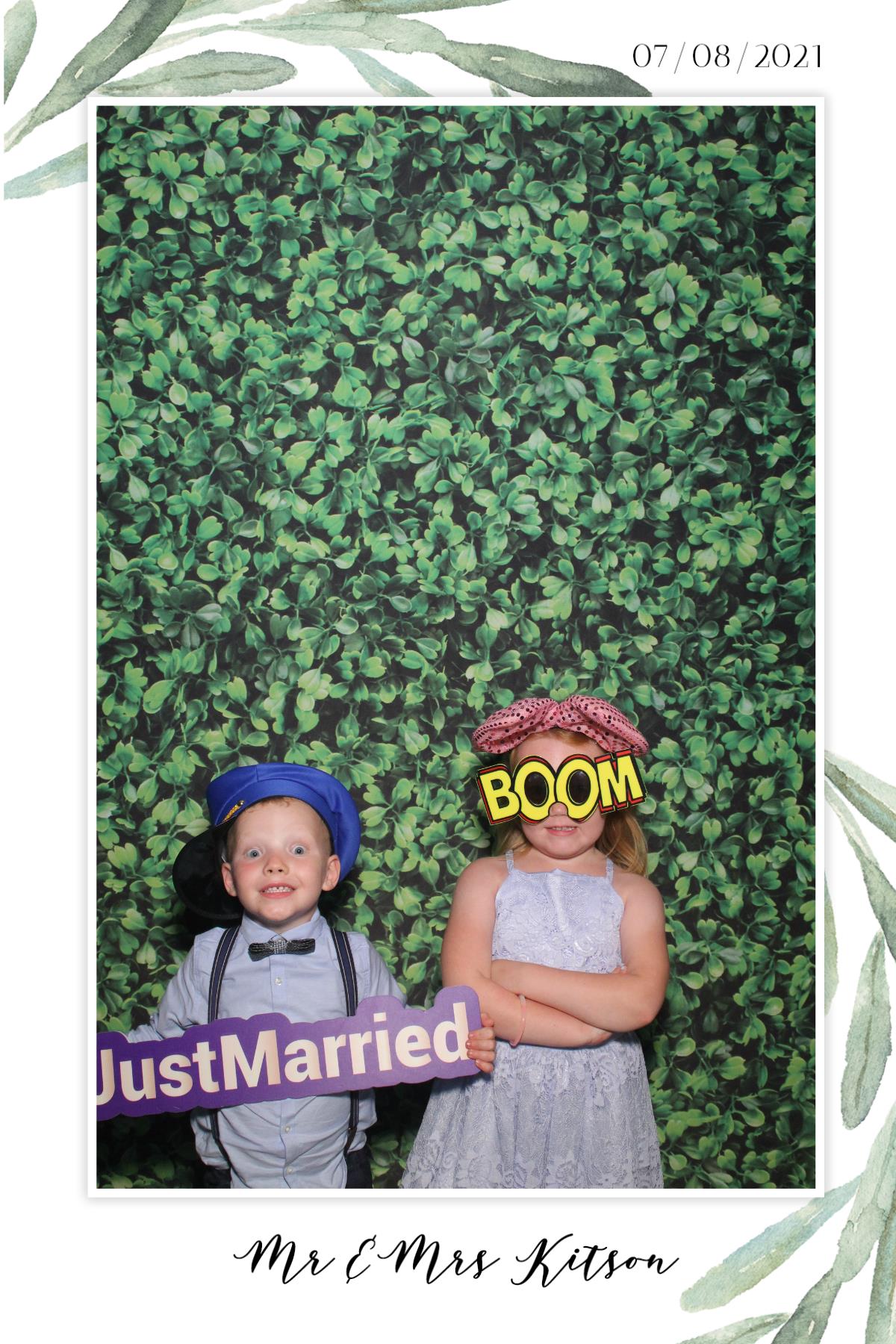 Mr & Mrs Kitson  | View more photos from the event at gallery.magicimages.uk/u/MagicImages/Mr-Mrs-Kitson