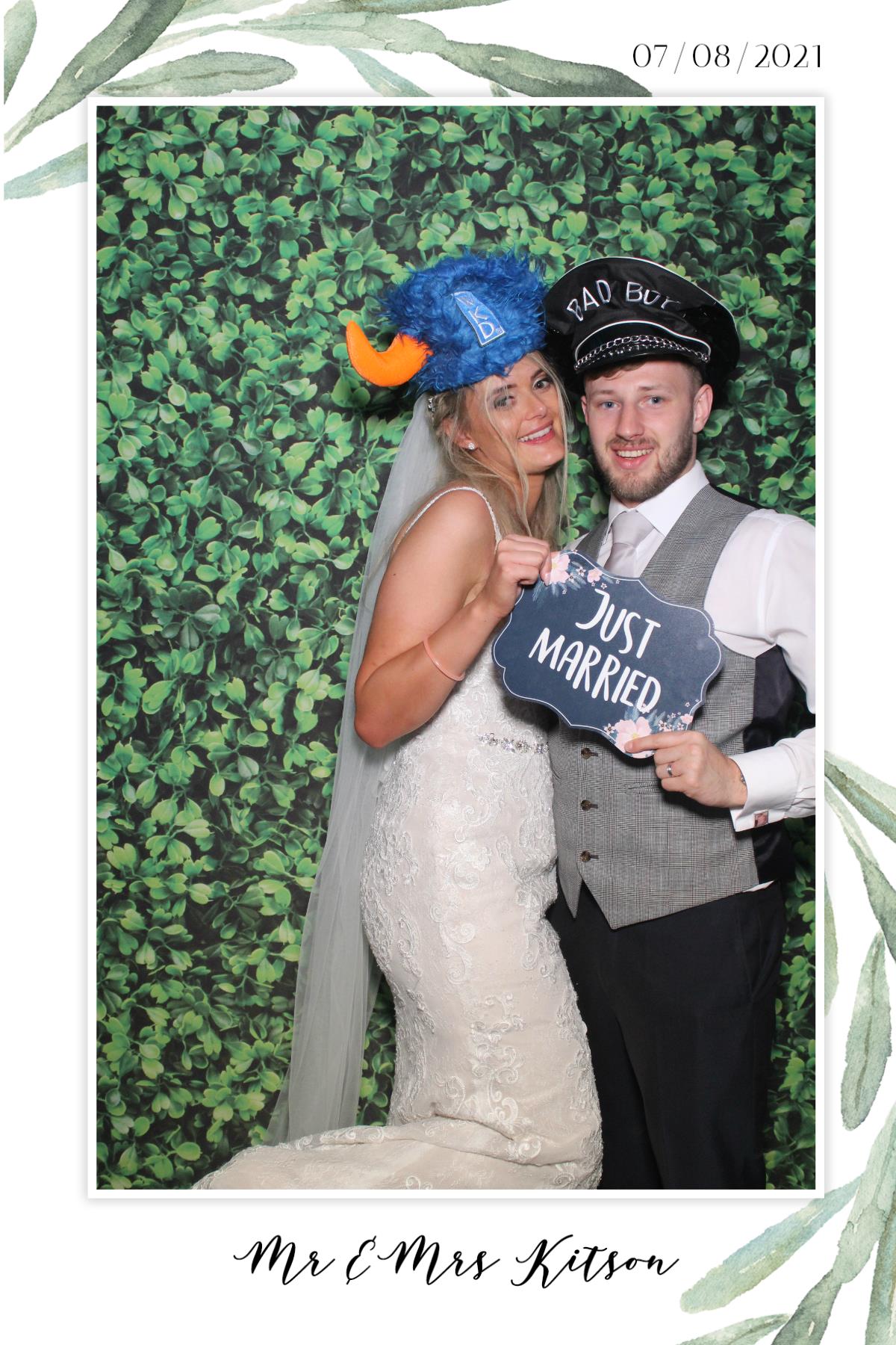 Mr & Mrs Kitson  | View more photos from the event at gallery.magicimages.uk/u/MagicImages/Mr-Mrs-Kitson