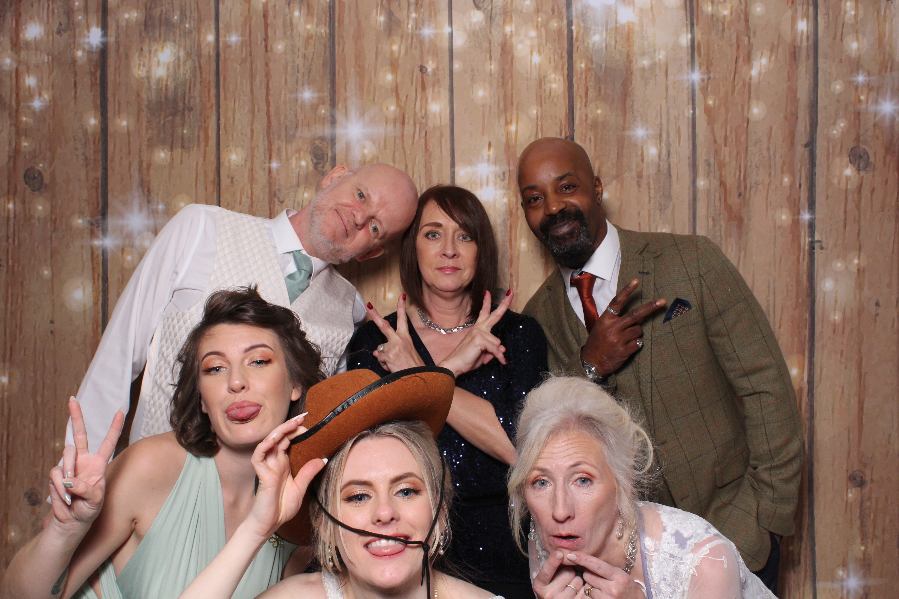 Mr & Mrs Mcleod  | View more photos from the event at gallery.magicimages.uk/u/MagicImages/Mr-Mrs-Mcleod
